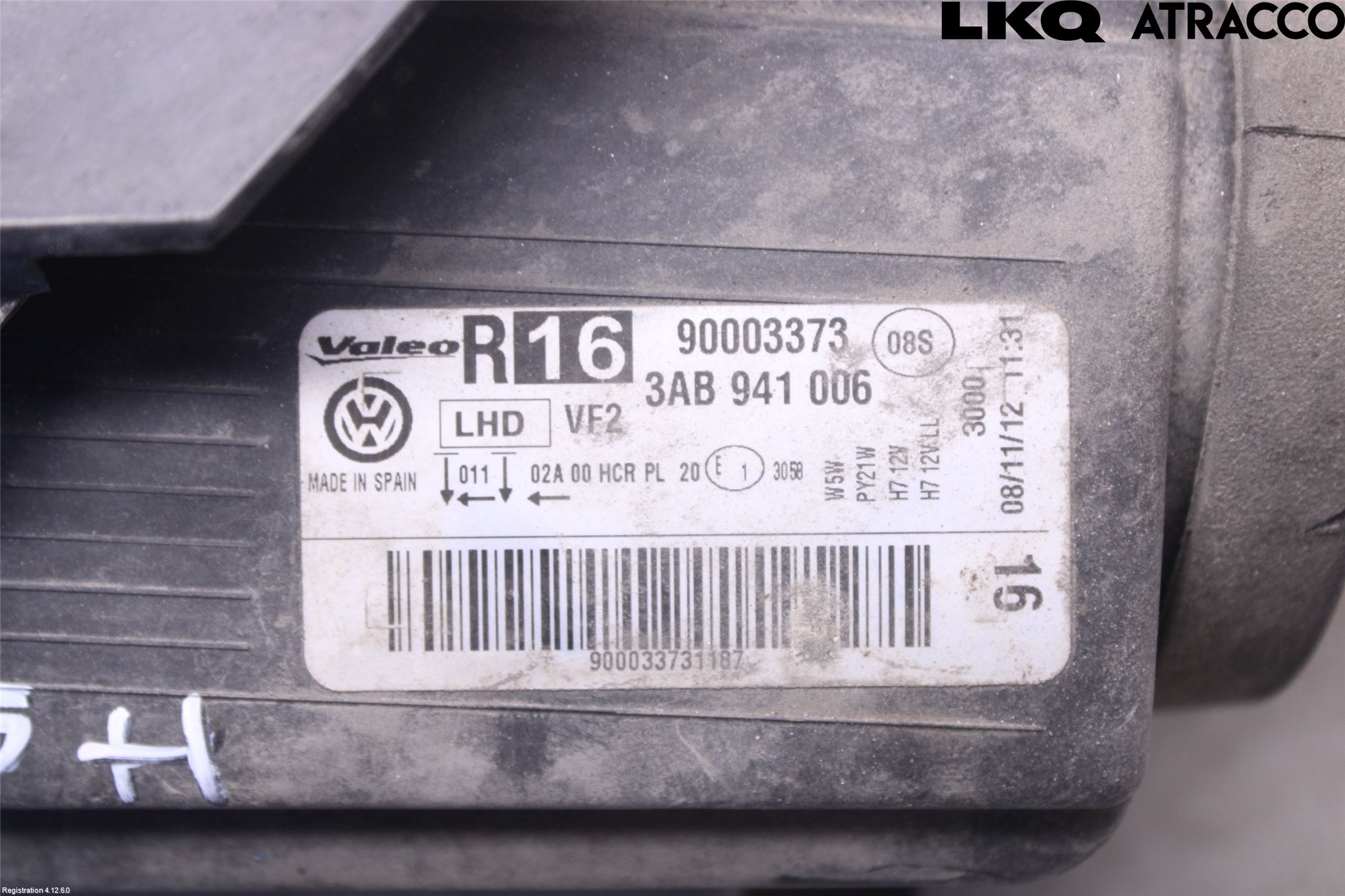 Volkswagen VW PASSAT 11-14 Strålkastare Höger