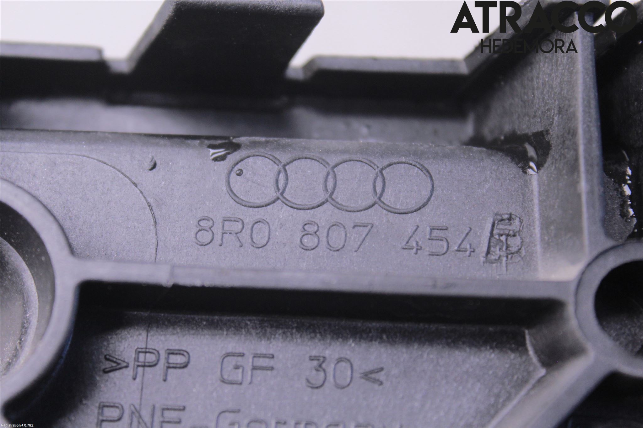 Audi Q5 09-16 Stötfångarfäste Bak Hö