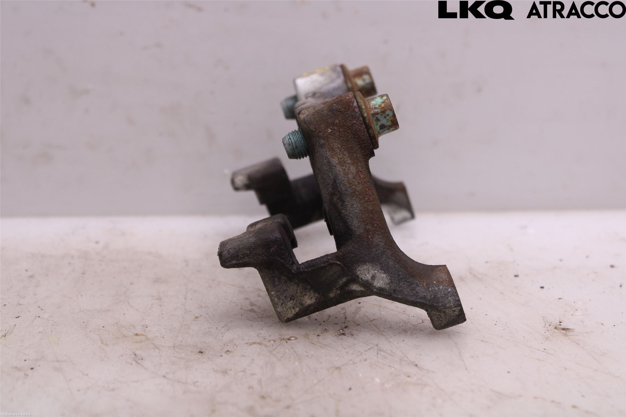 Mazda CX-30 20- Bromsokshållare