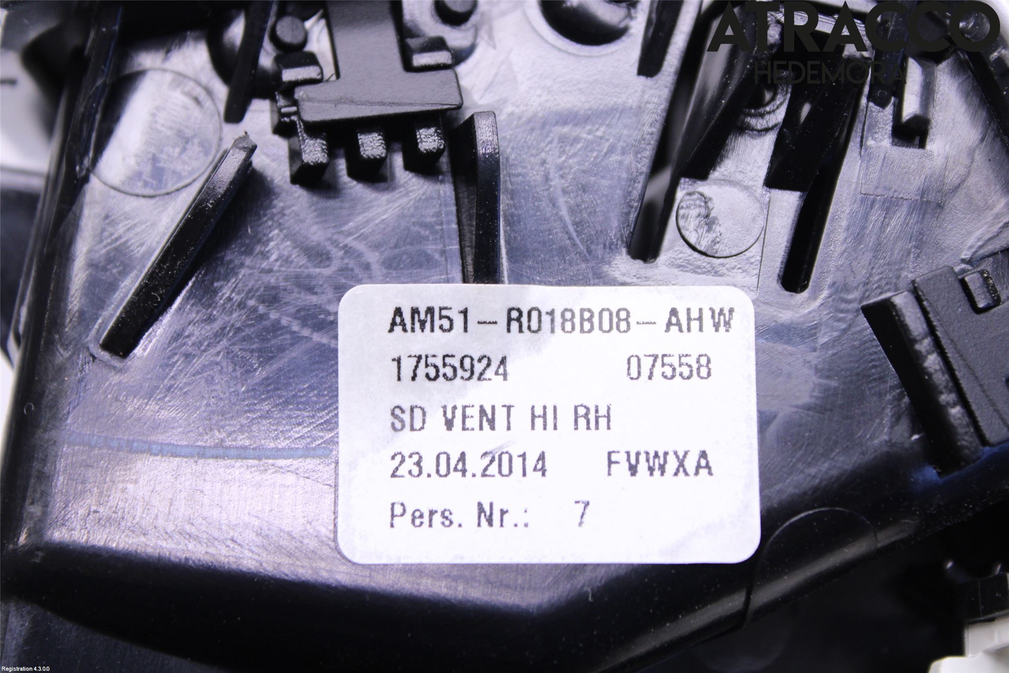 Ford KUGA 13-16 Defrosterkanal-Munstycke