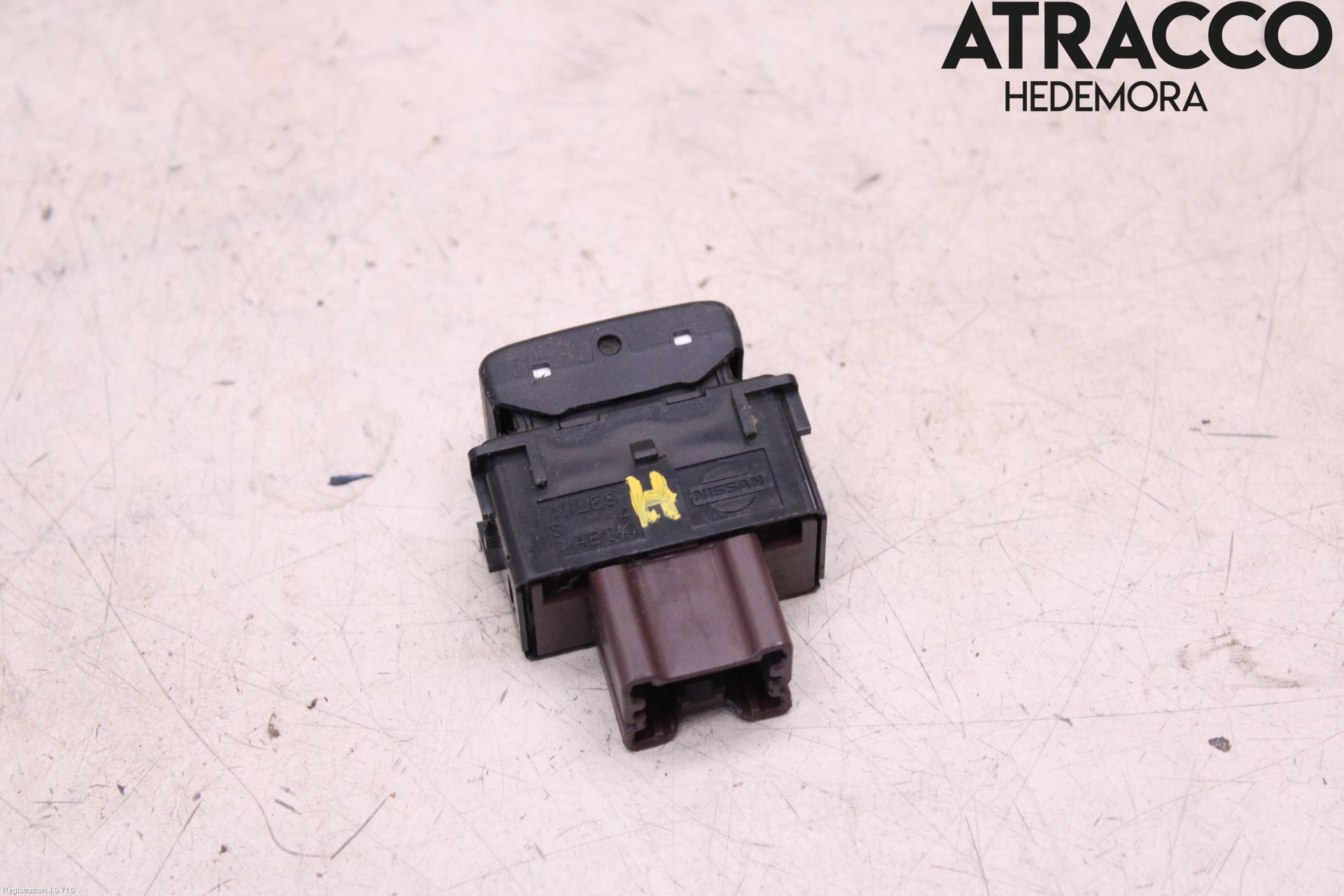 Nissan NAVARA 05-16 Strömställare Stolvärme