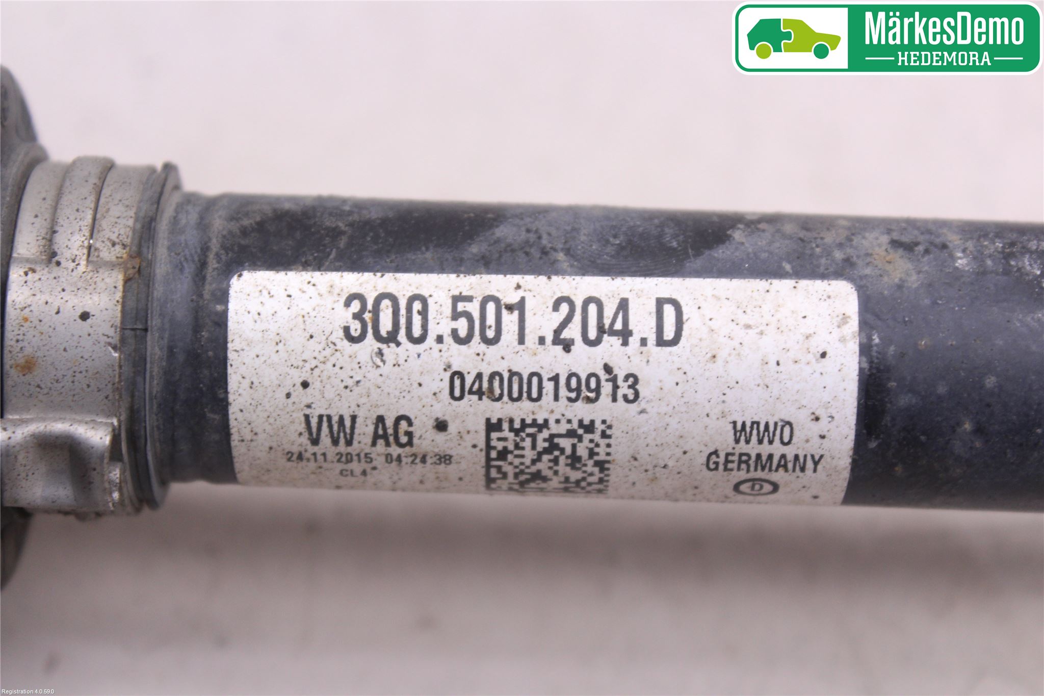Volkswagen VW PASSAT 15-19 Drivaxel Bak Höger