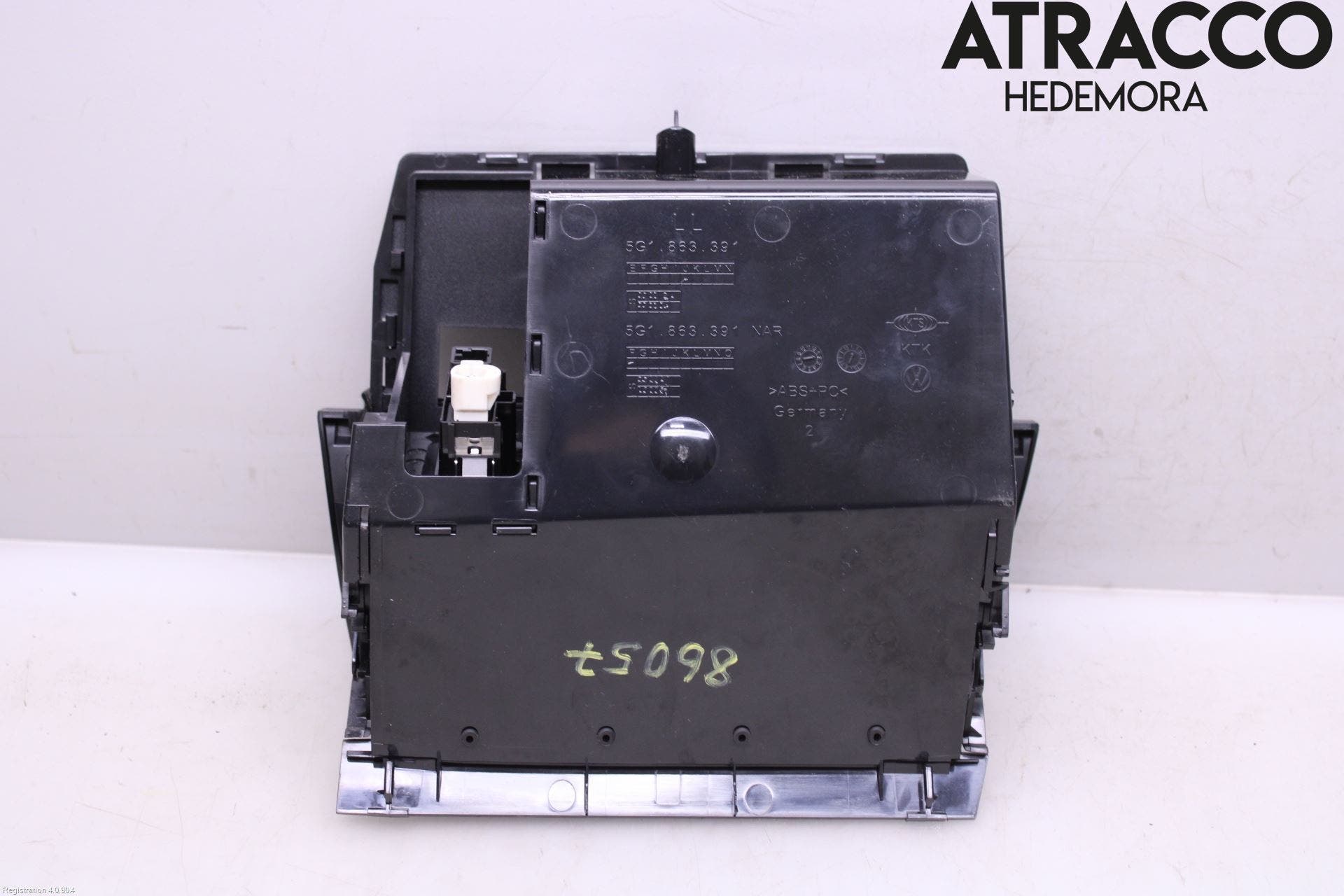 Volkswagen VW GOLF / E-GOLF VII 13-20 Instrumentbräda Förvaringsfack