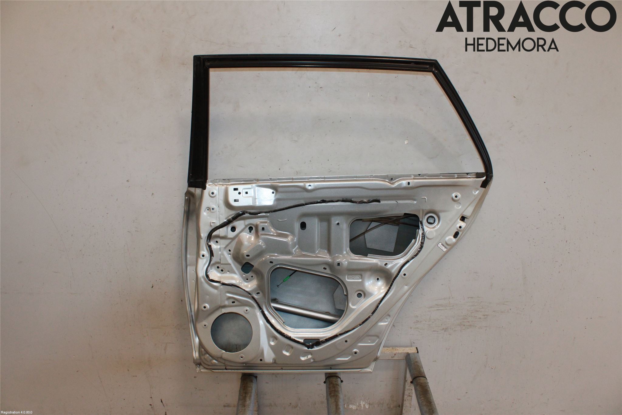 Toyota AVENSIS 03-06 Dörr Bak Höger