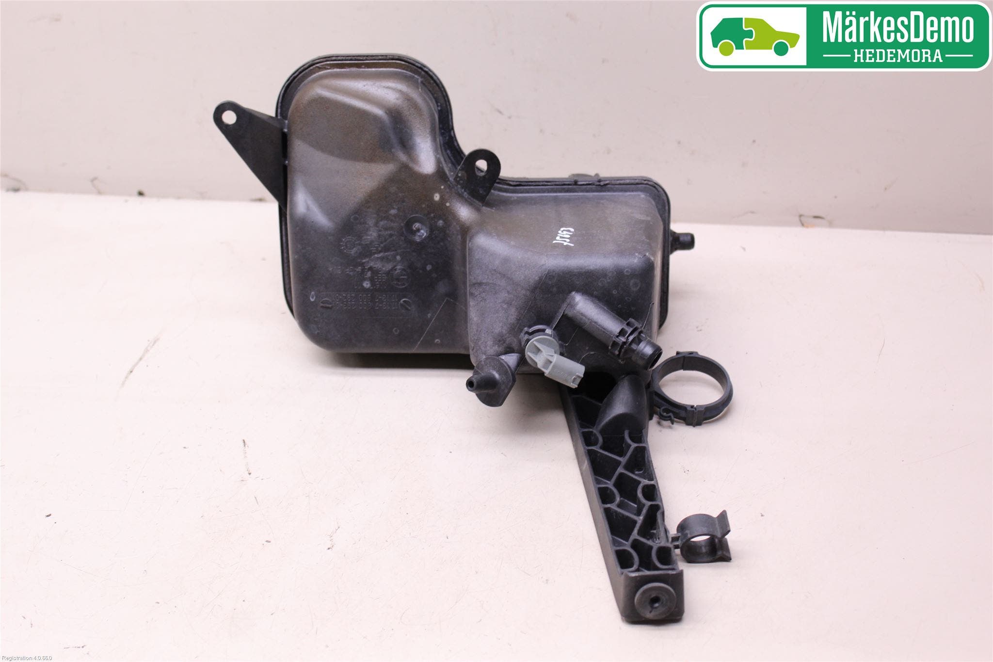 BMW 5 E60/61 Sed/Tou 02-10 Expansionstank