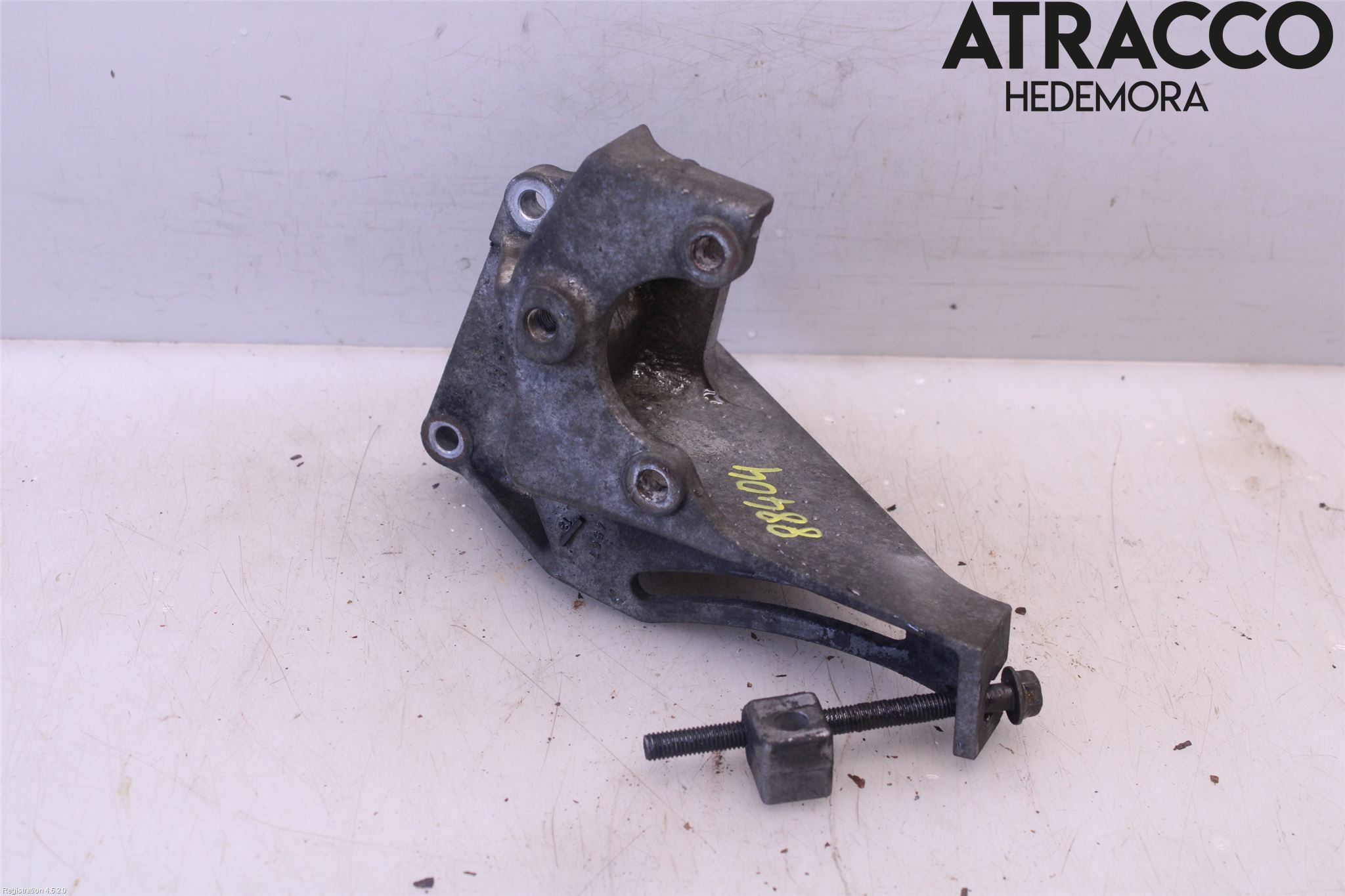 Subaru LEGACY    04-06 Styrservopumpsfäste