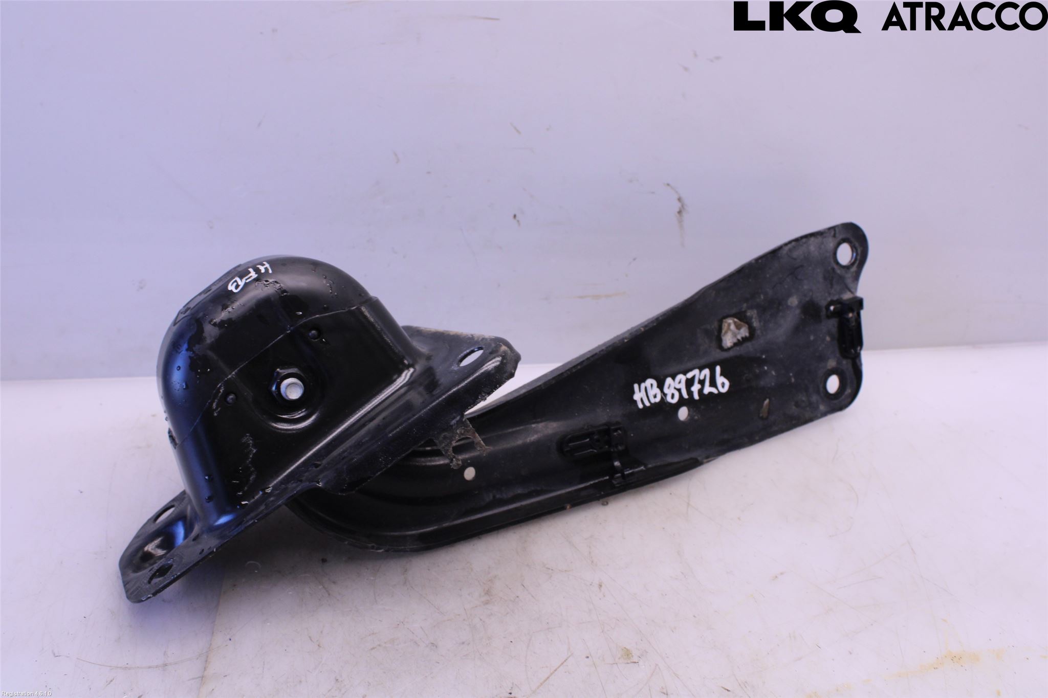 Audi Q3 F3 19- Bärarm Fram Undre Hö