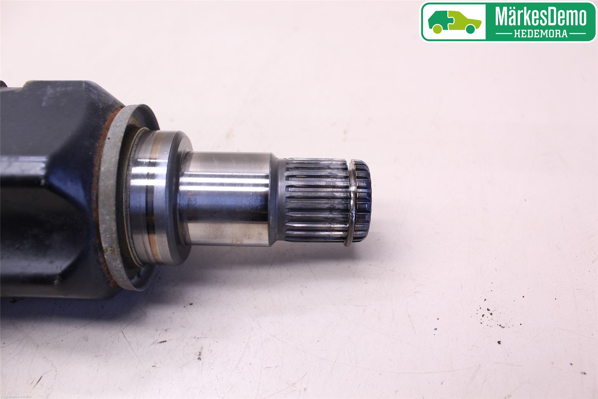 Toyota AVENSIS 03-06 Drivaxel Fram Vänster