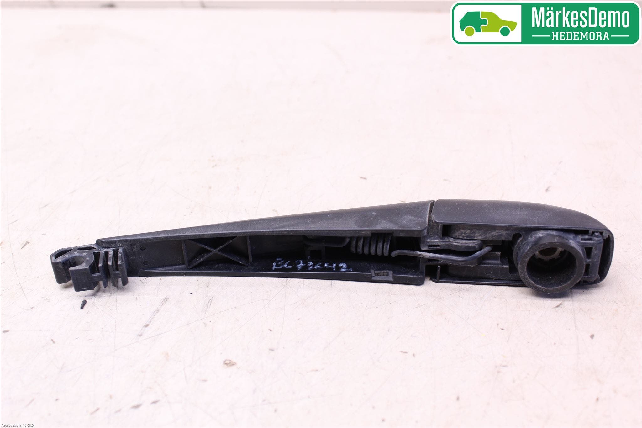 Toyota AURIS 13-19 Torkararm-Bakruta