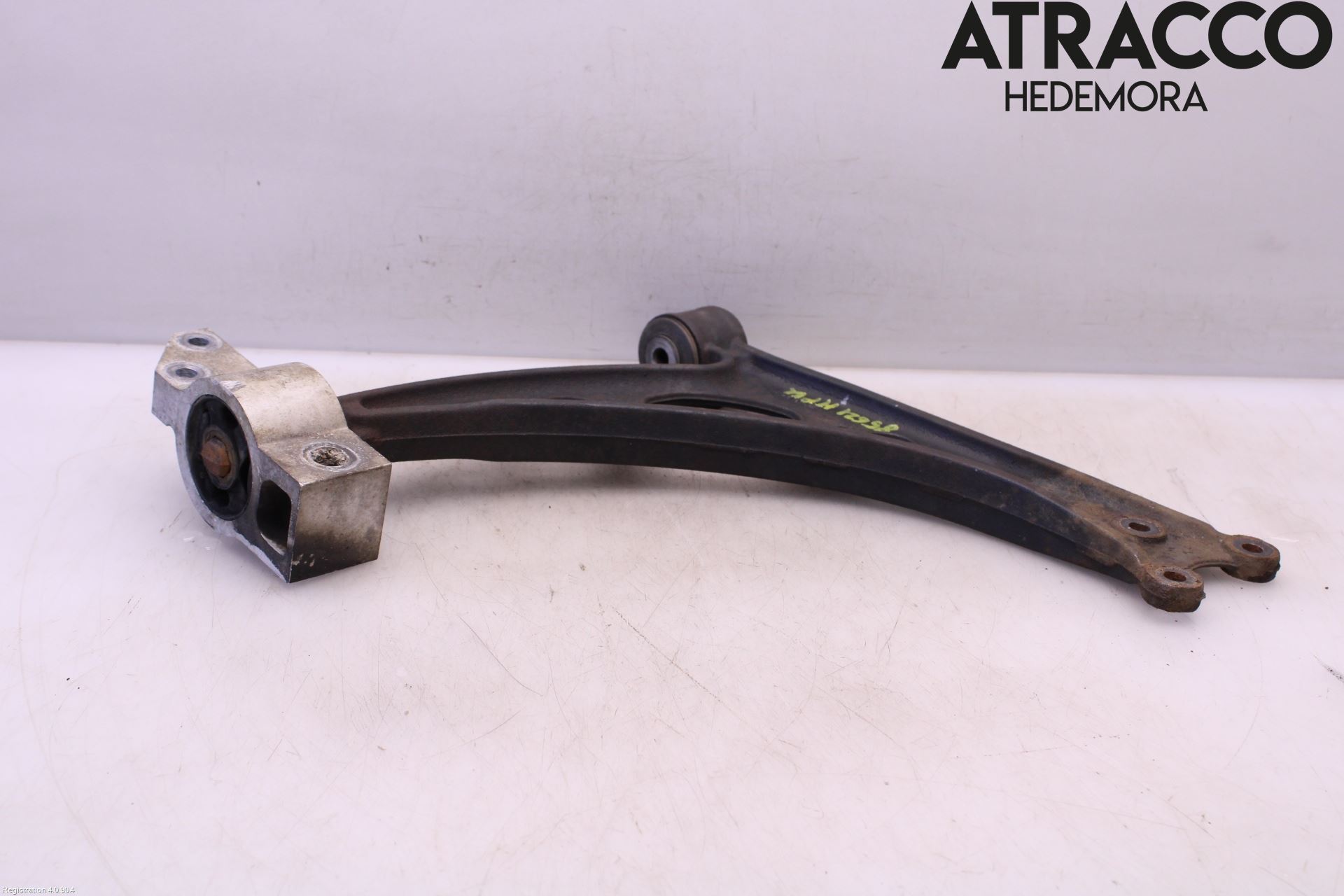 Volkswagen VW GOLF VI 09-13 Bärarm Fram Undre Hö