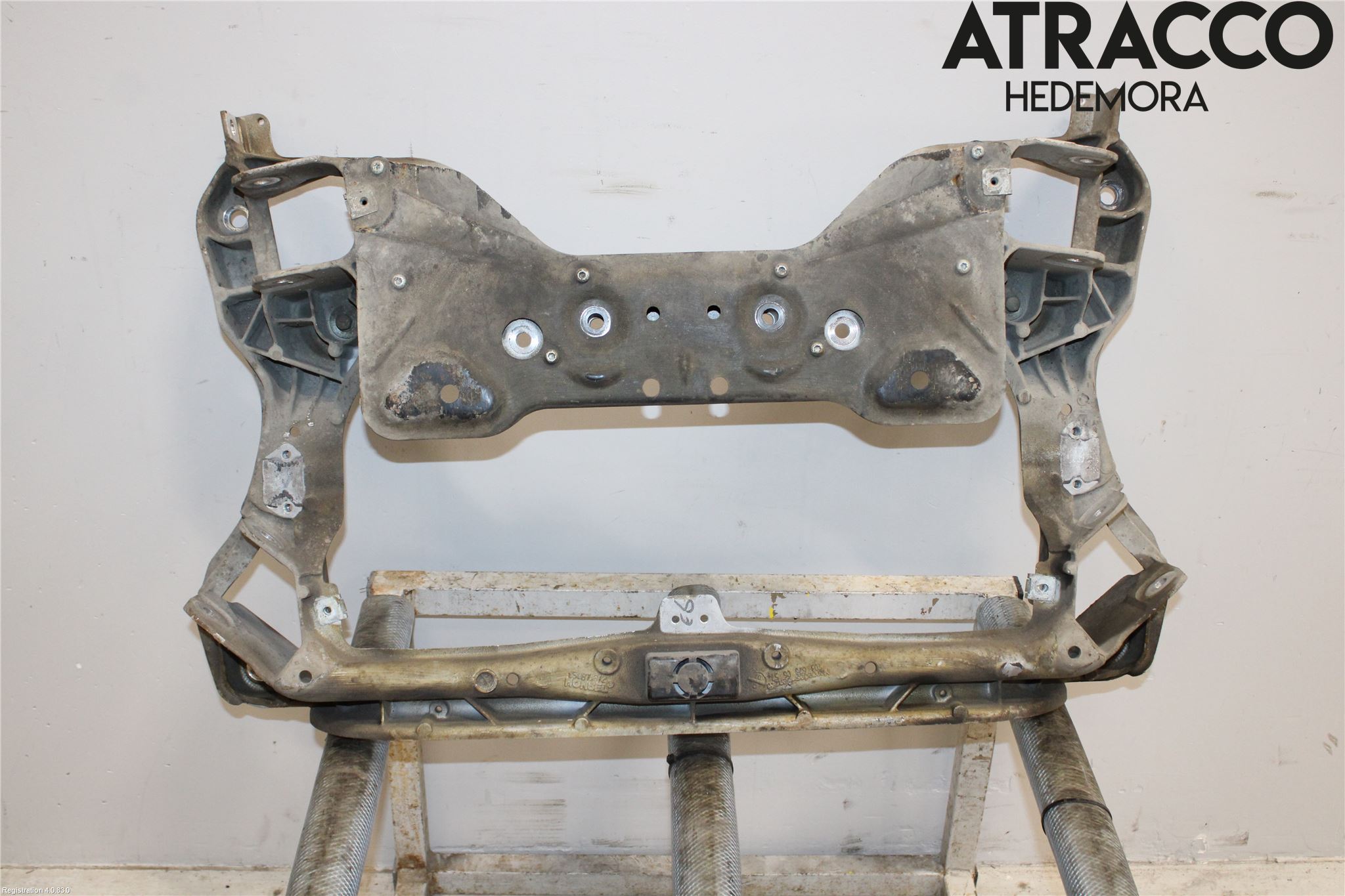Mercedes-Benz MB C (203) 00-07 Framvagnsbalk