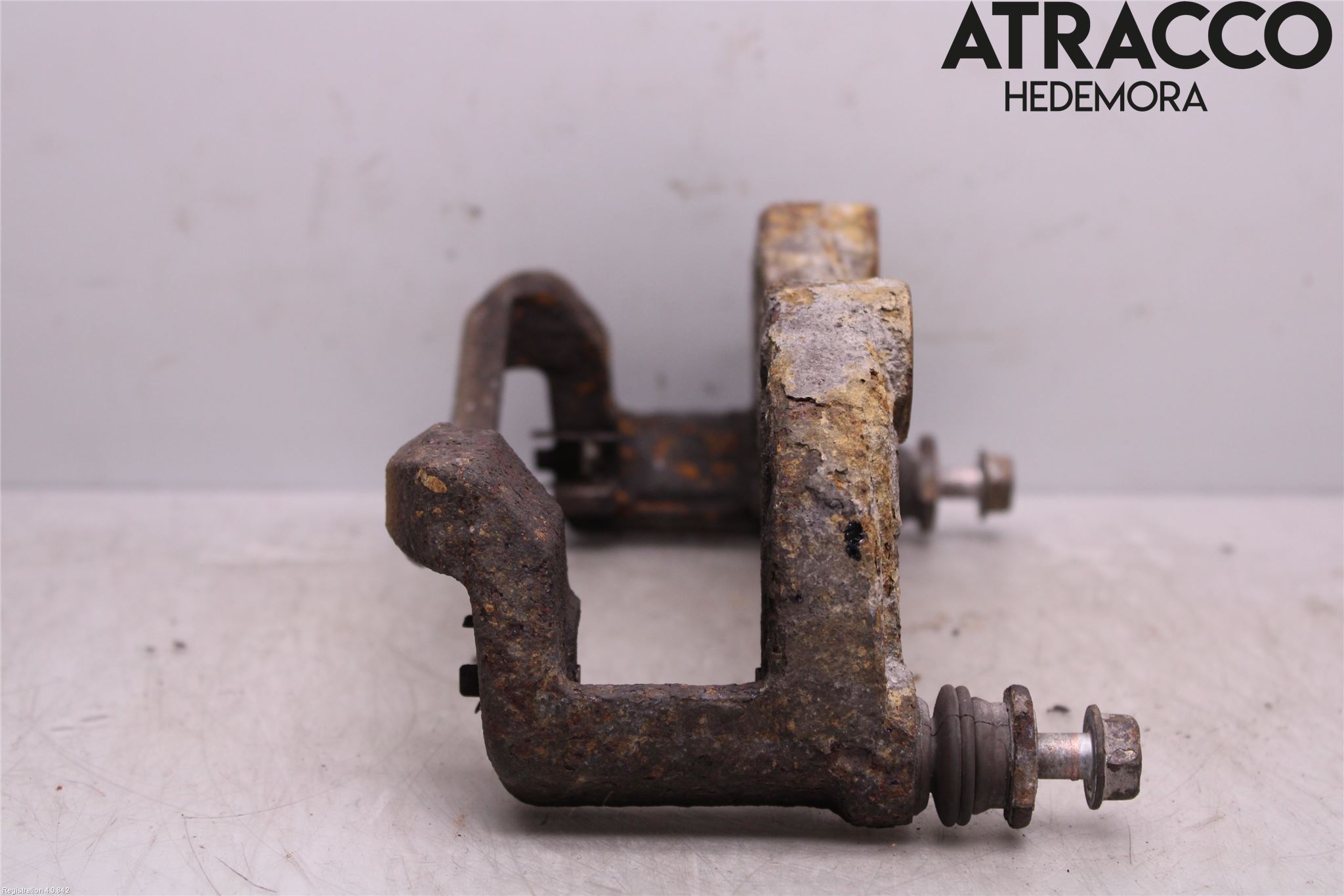 Nissan X-TRAIL     01-07 Bromsokshållare