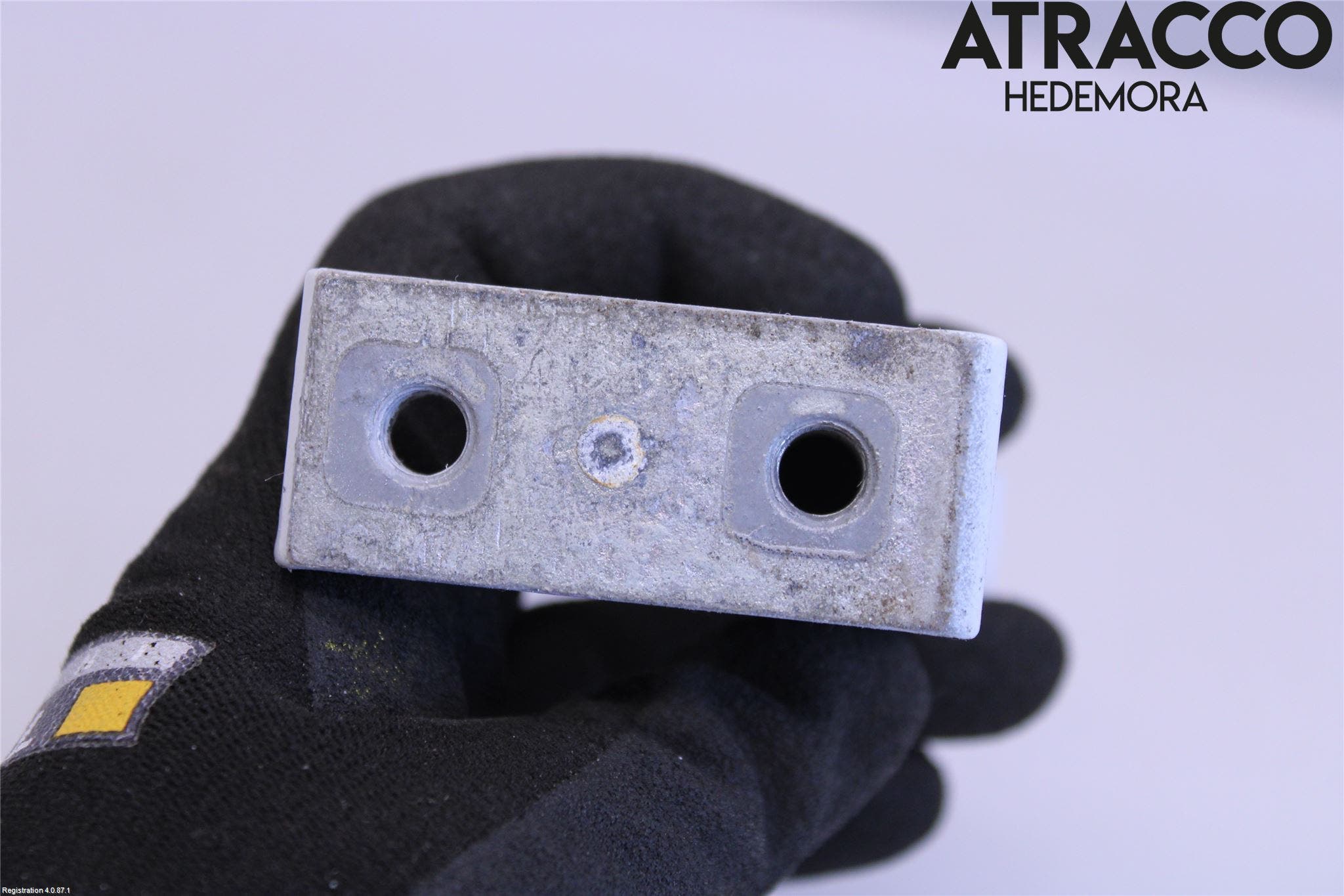 Volvo V90 17->> Dörrgångjärn