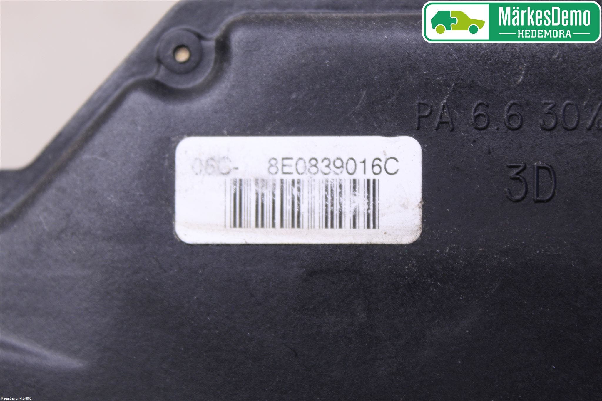 Audi A4/S4 01-05 Låskista-Dörrlås