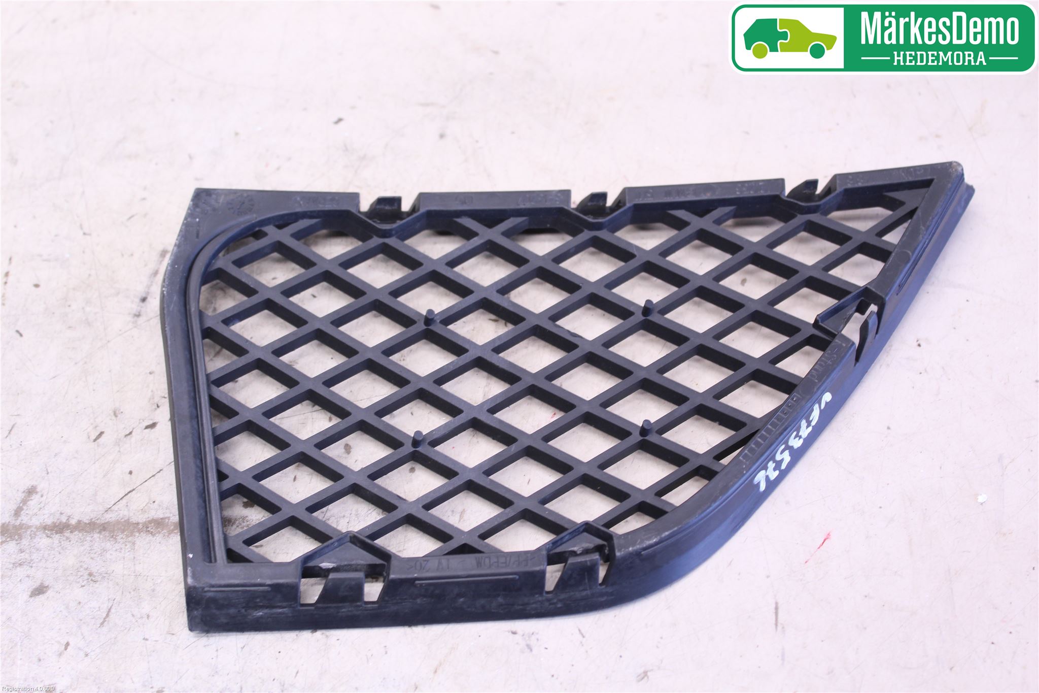 BMW X3 E83     03-10 Stötfångardel Fram Vä