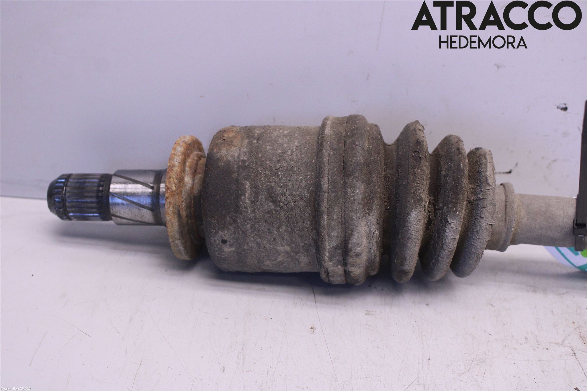 Subaru IMPREZA II  01-02 Drivaxel Bak Vänster