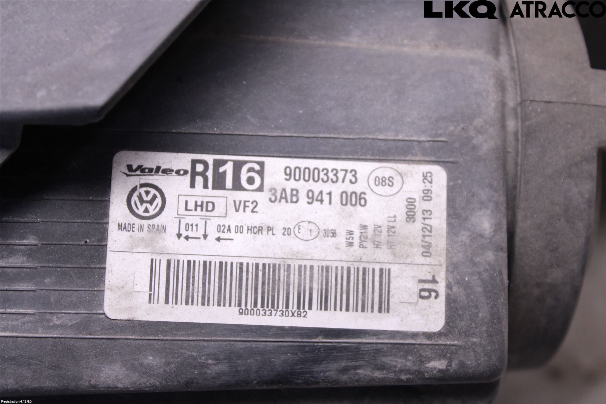 Volkswagen VW PASSAT 11-14 Strålkastare Höger