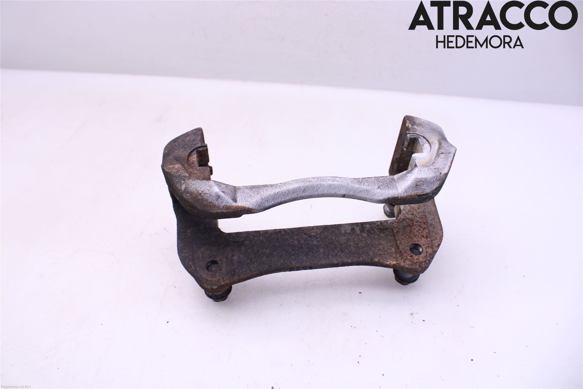 Toyota RAV4 19- Bromsokshållare