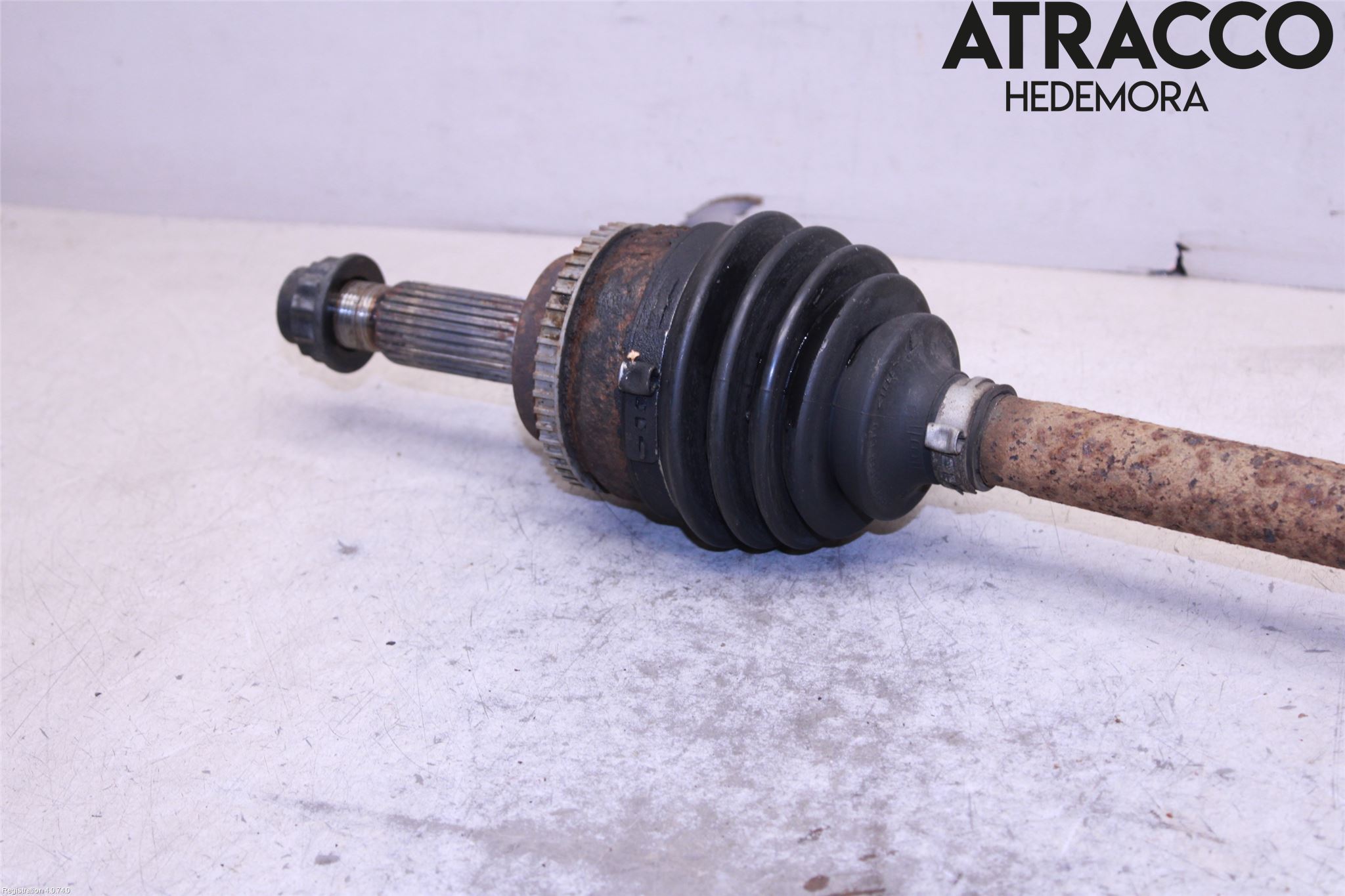 Toyota AVENSIS 03-06 Drivaxel Fram Höger