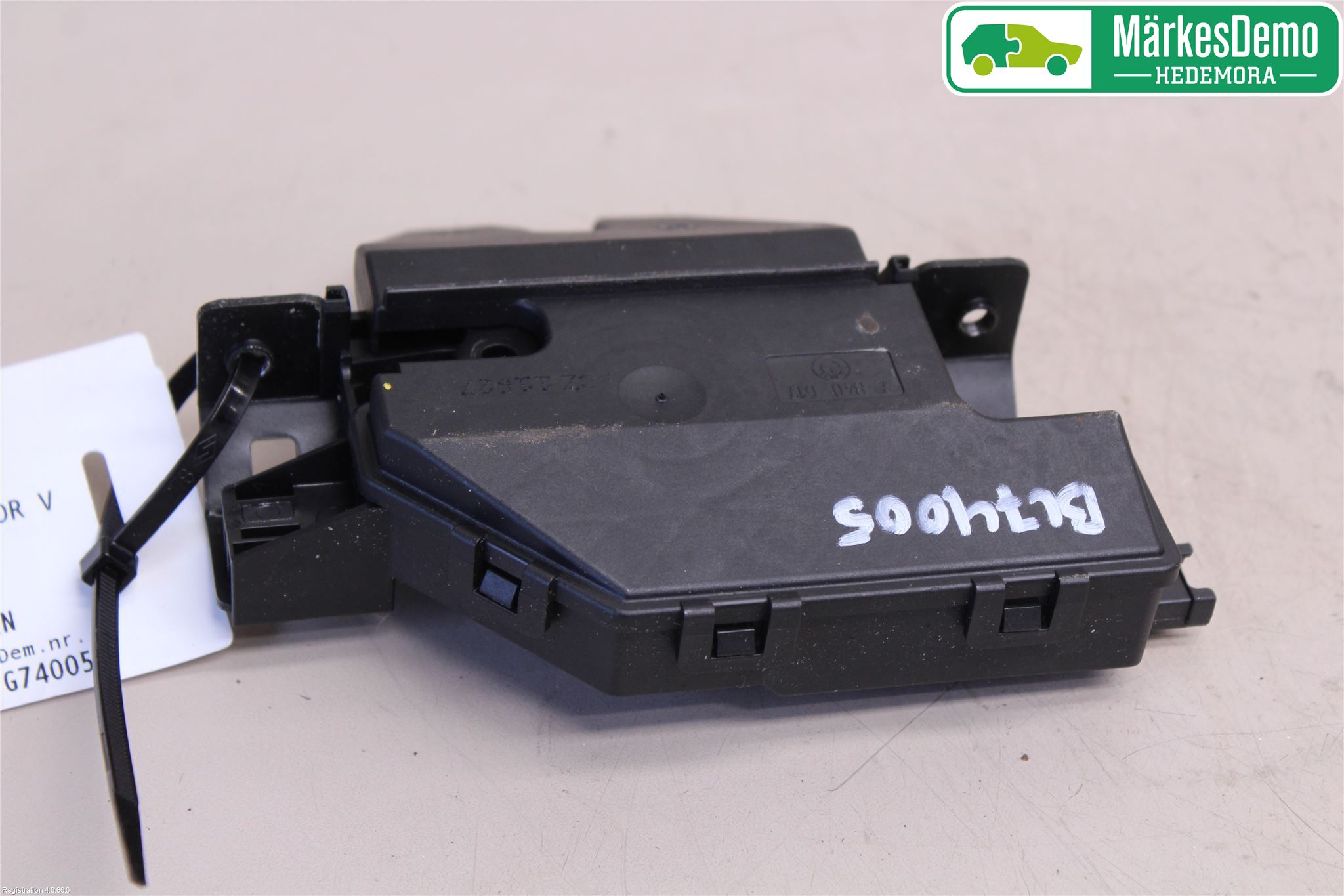 BMW 1 E87/81 5D/3D 03-11 Låskista Baklucka