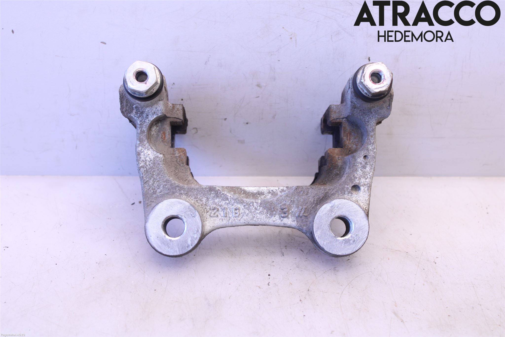 Toyota RAV4 19- Bromsokshållare