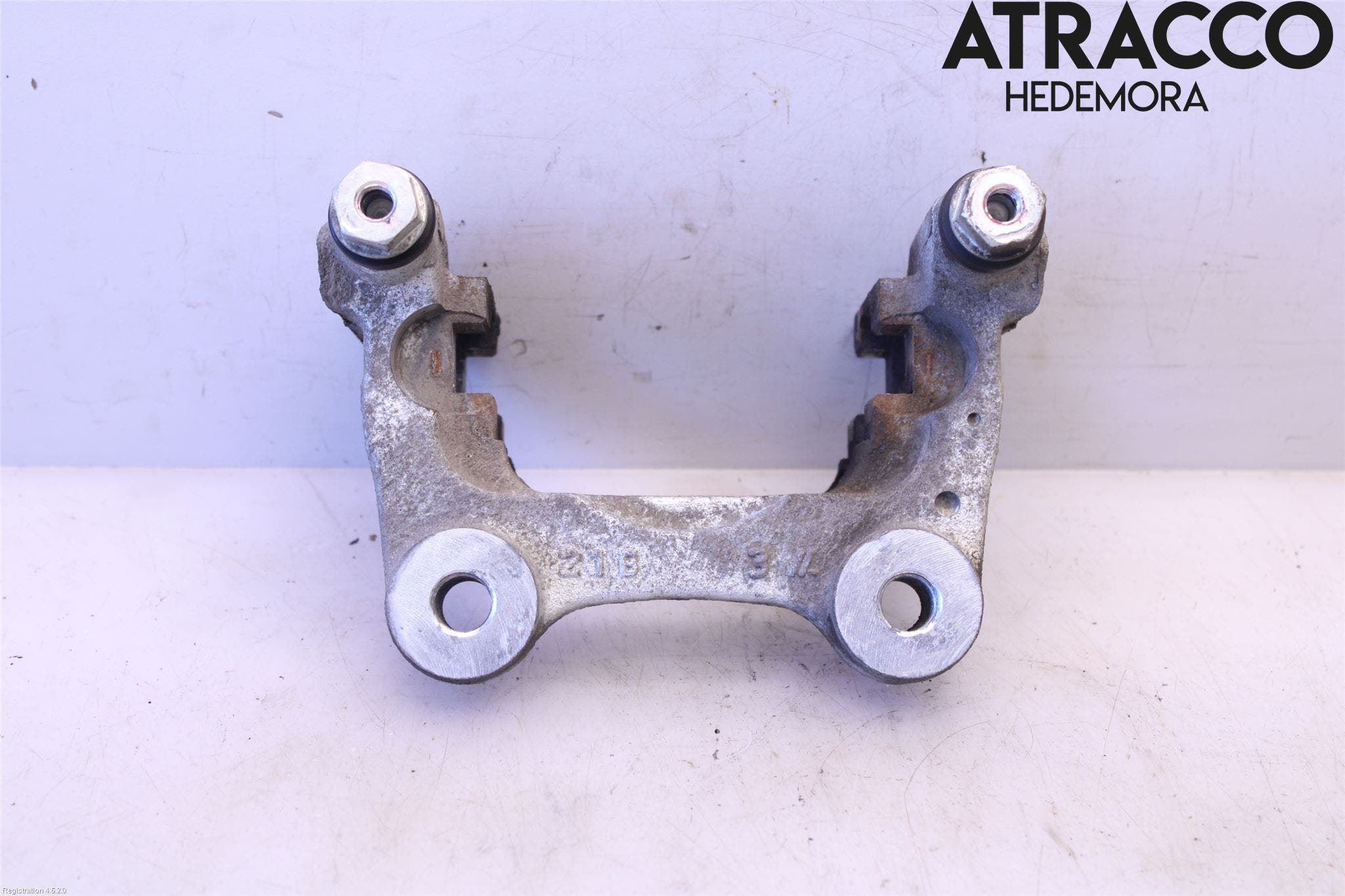 Toyota RAV4 19- Bromsokshållare