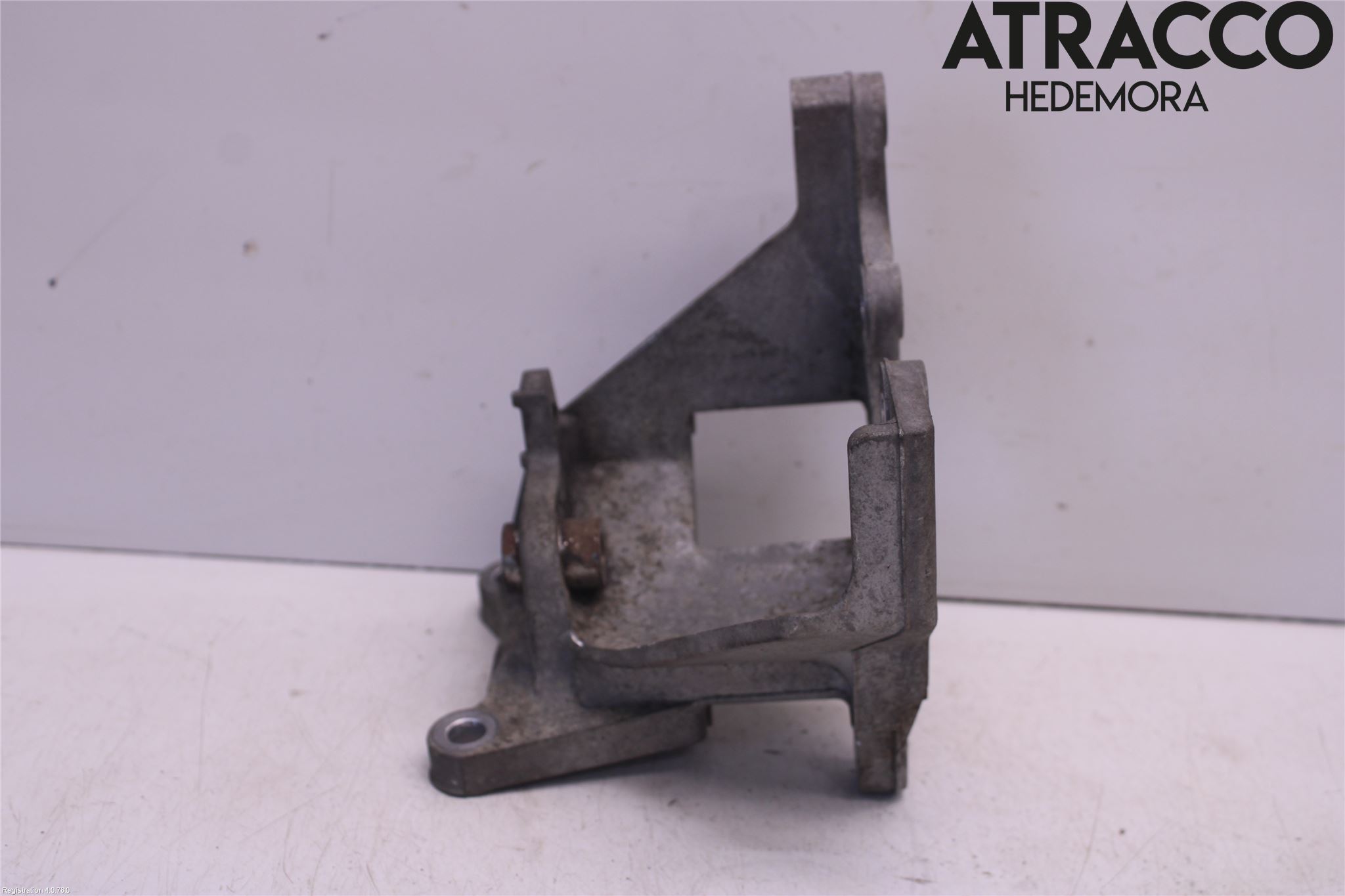 Subaru B9 TRIBECA  06-07 Styrservopumpsfäste