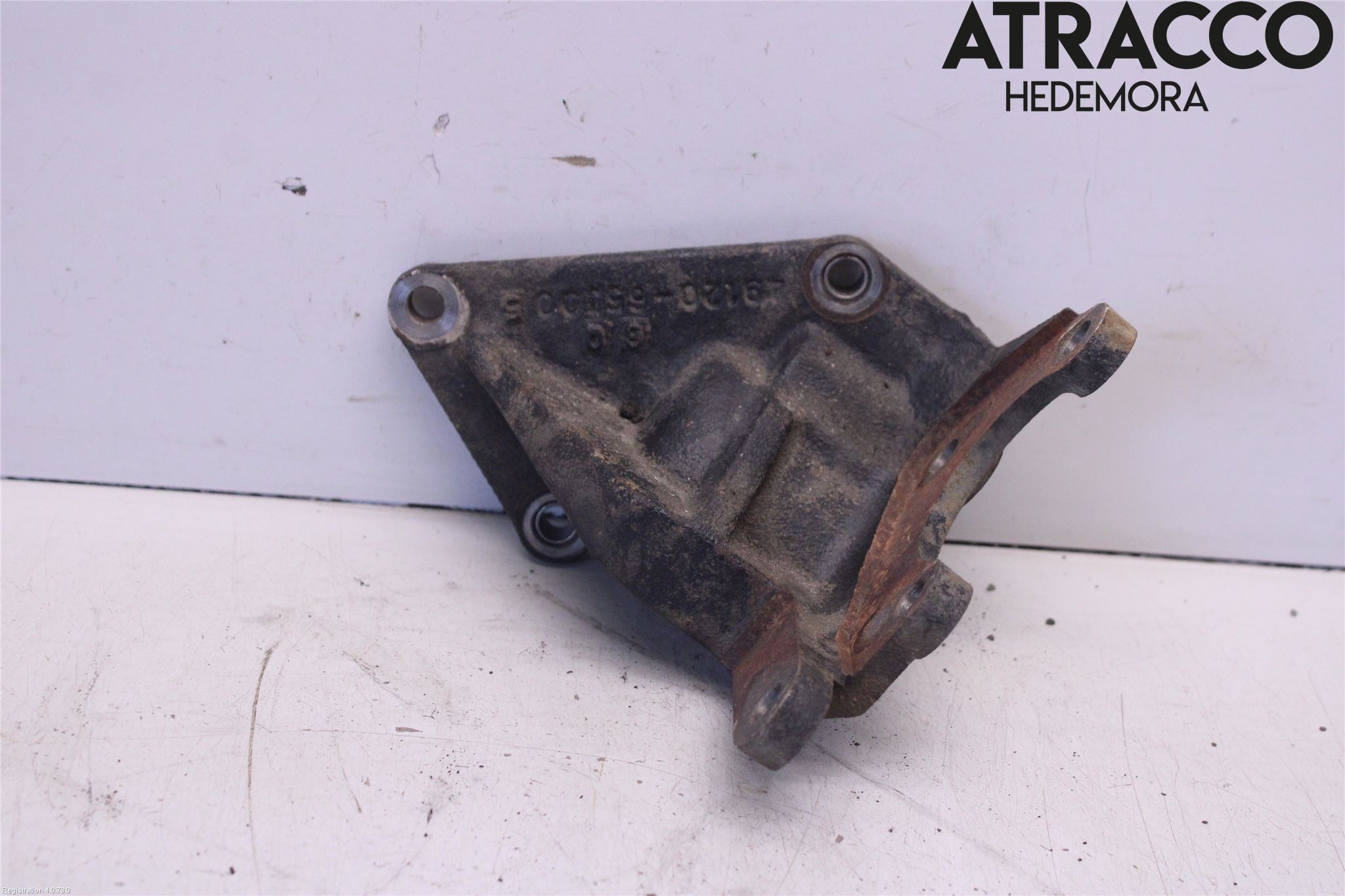 Suzuki GRAND VITARA II 06-14 Styrservopumpsfäste