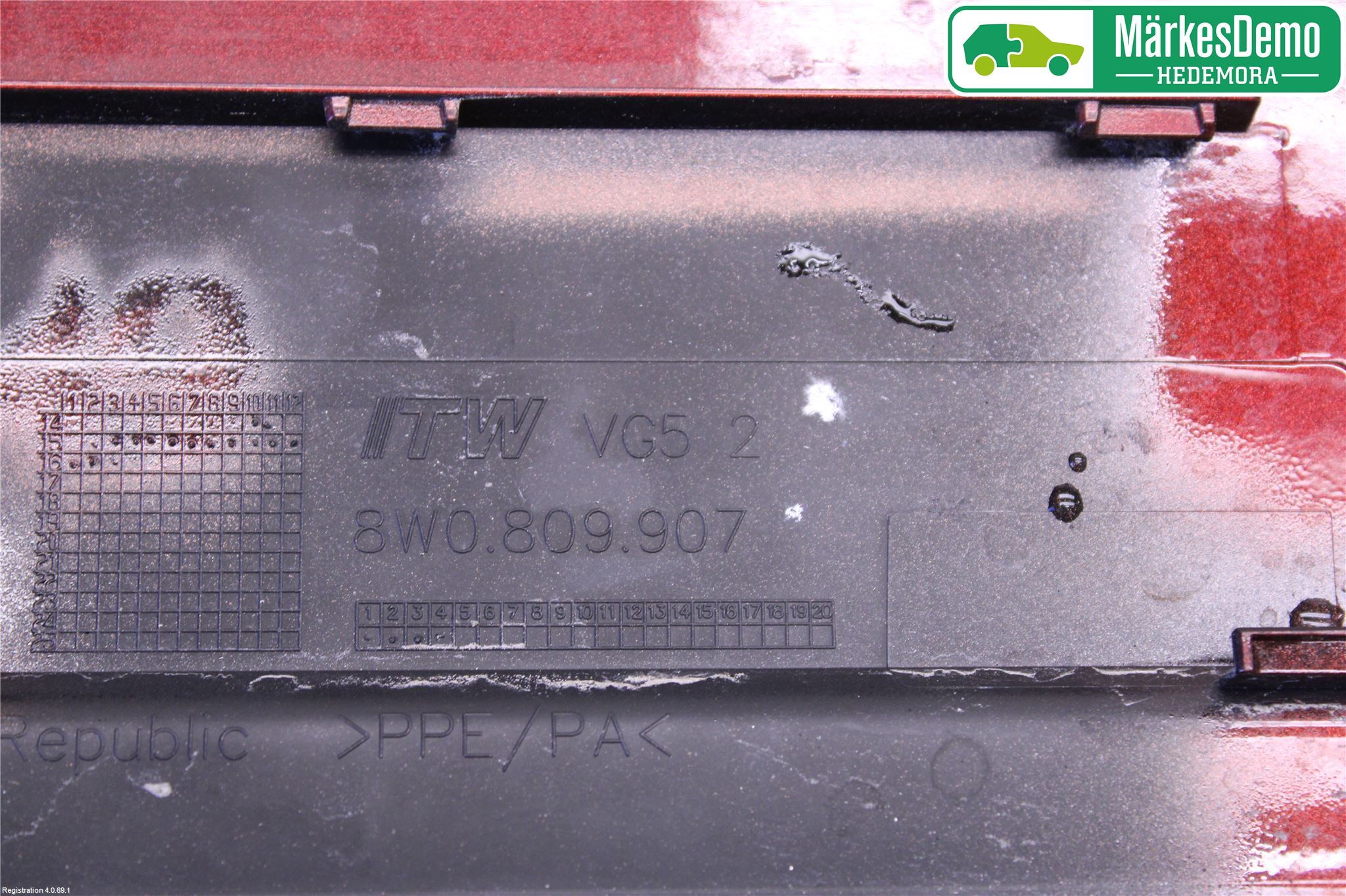 Audi A4/S4 B9 16-19 Tanklucka