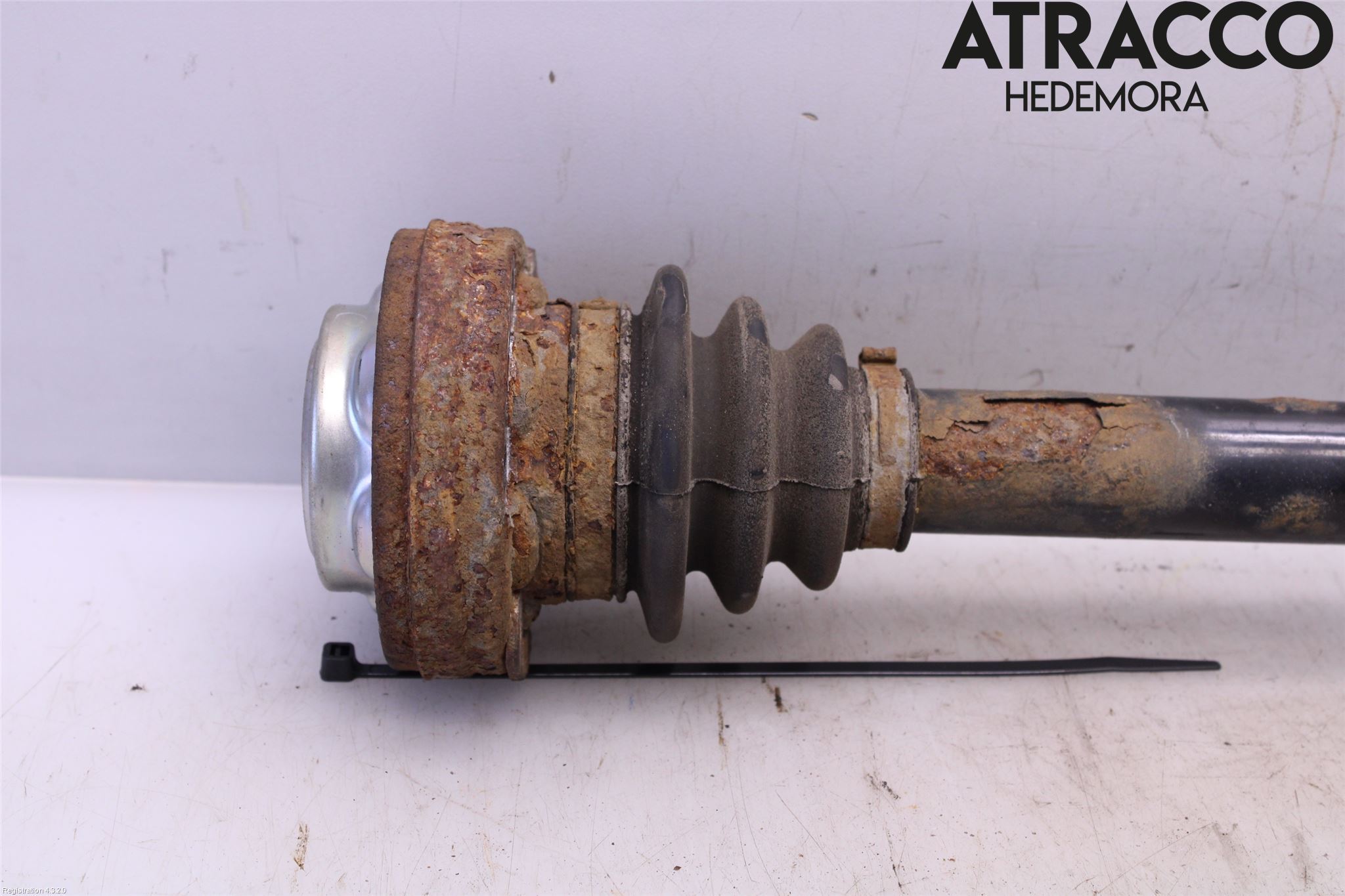 BMW 3 E90/91 SED/TOU 05-12 Drivaxel Bak Vänster