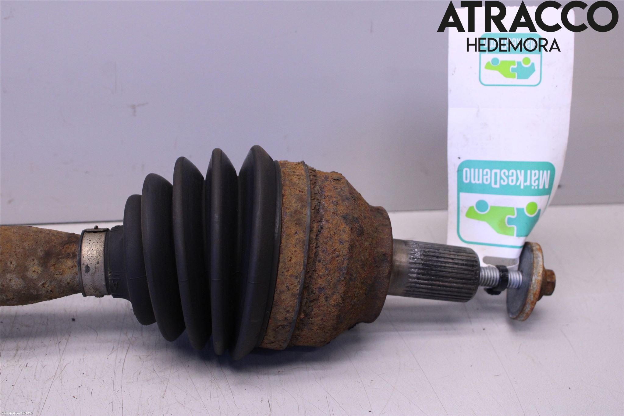 Ford FOCUS     04-07 Drivaxel Fram Höger