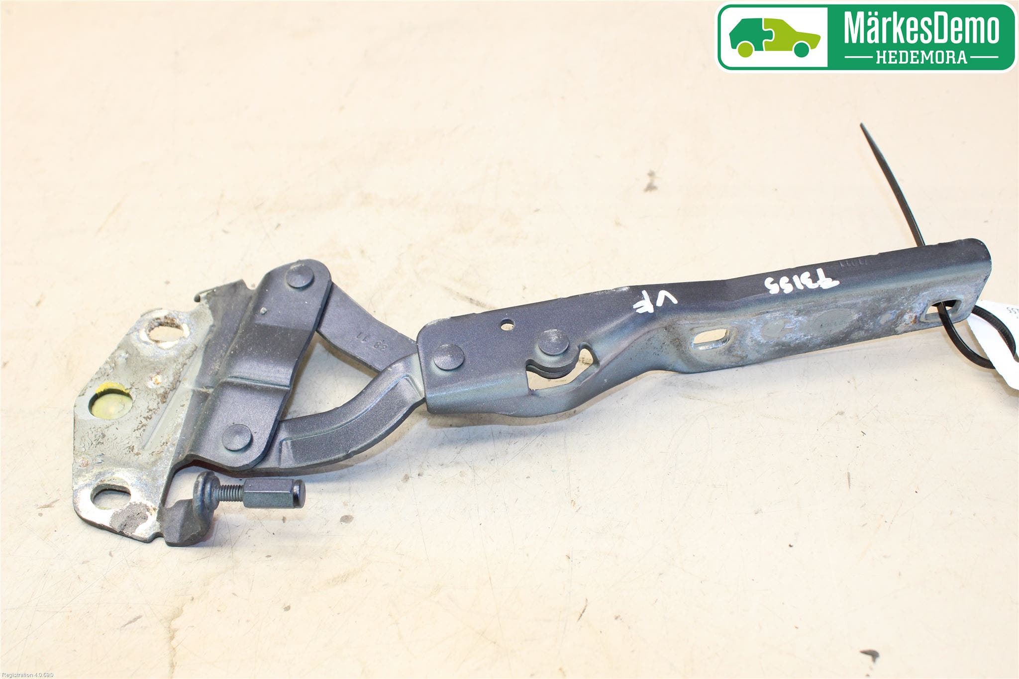 Volkswagen VW PASSAT 11-14 Huvgångjärn