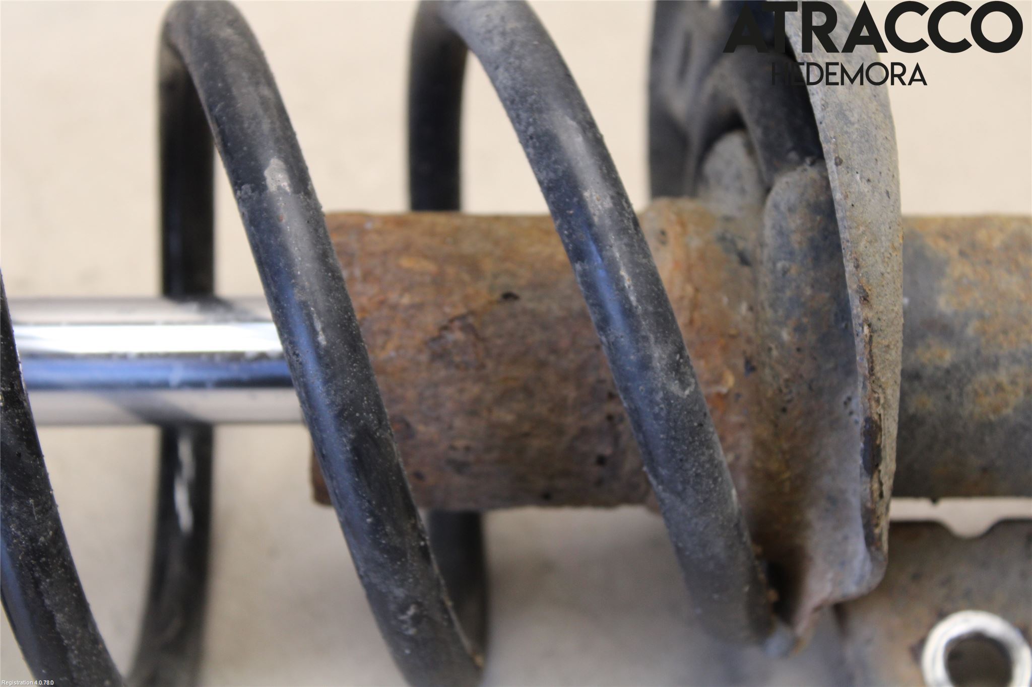 Skoda SUPERB 09-15 Fjäderben Fram Vänster