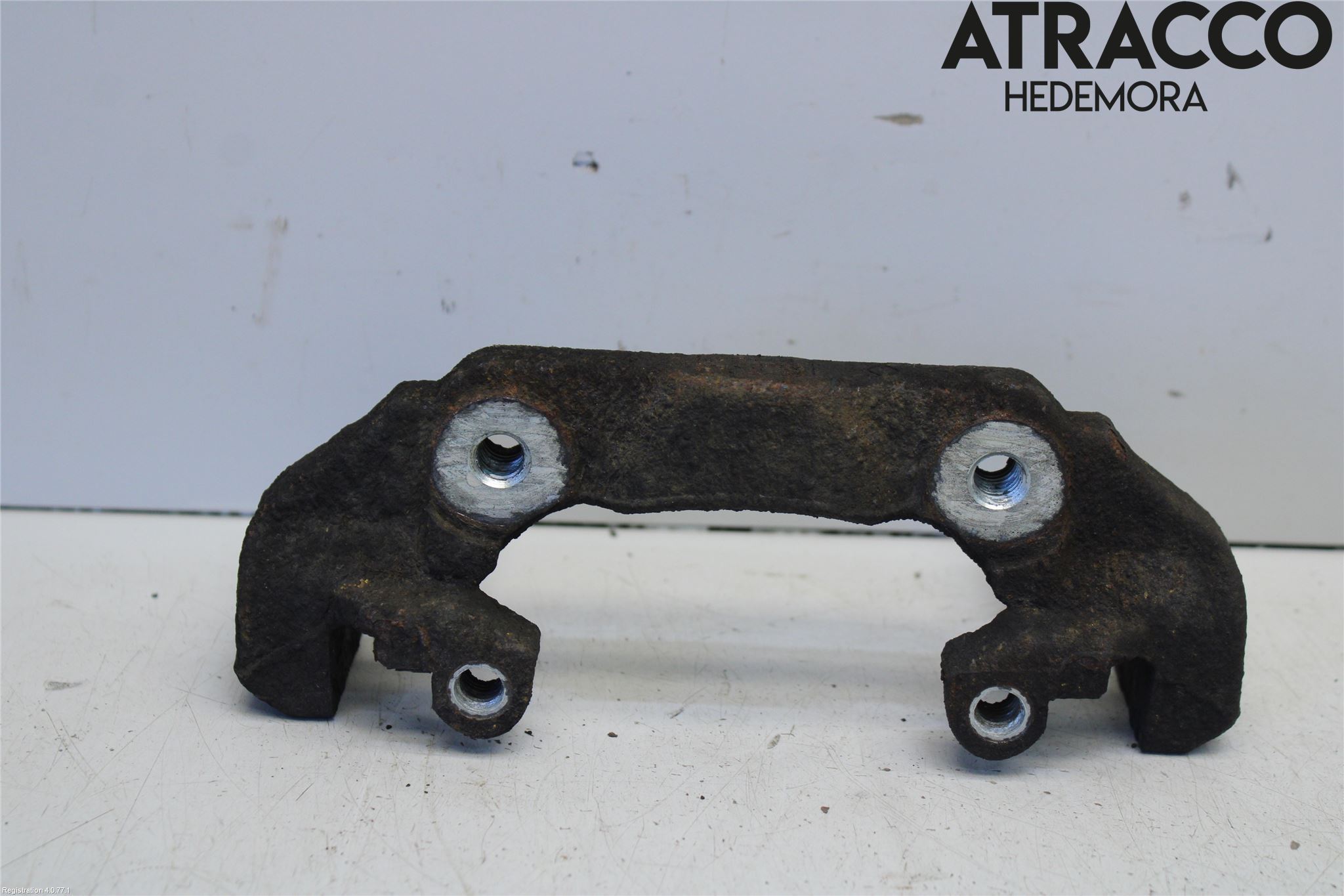 Ford FIESTA     06-08 Bromsokshållare