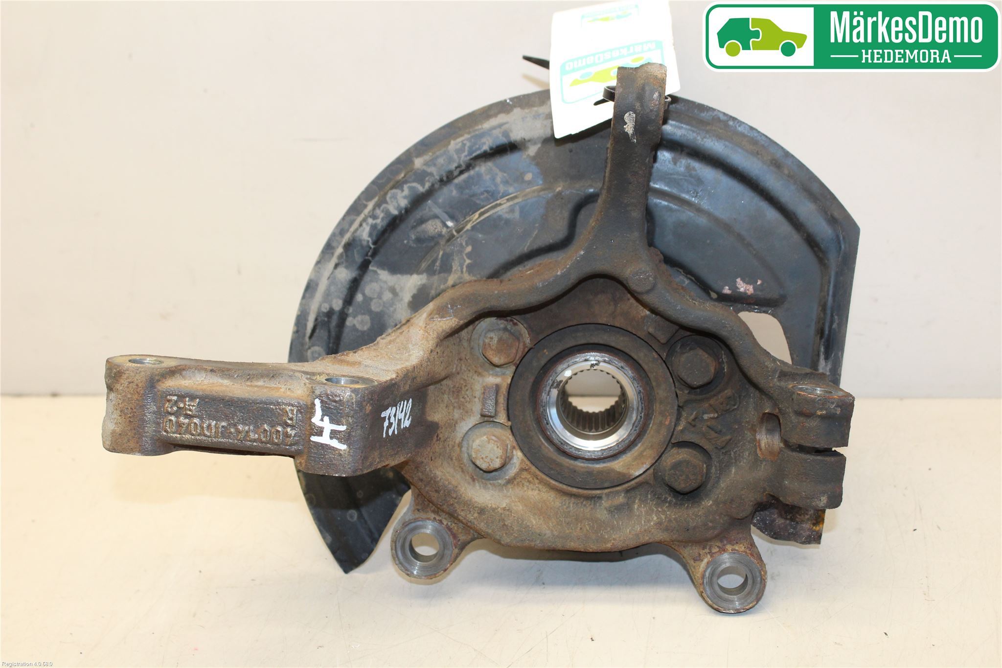Nissan QASHQAI+2  10-14 Styrspindel Lagerhus Hö