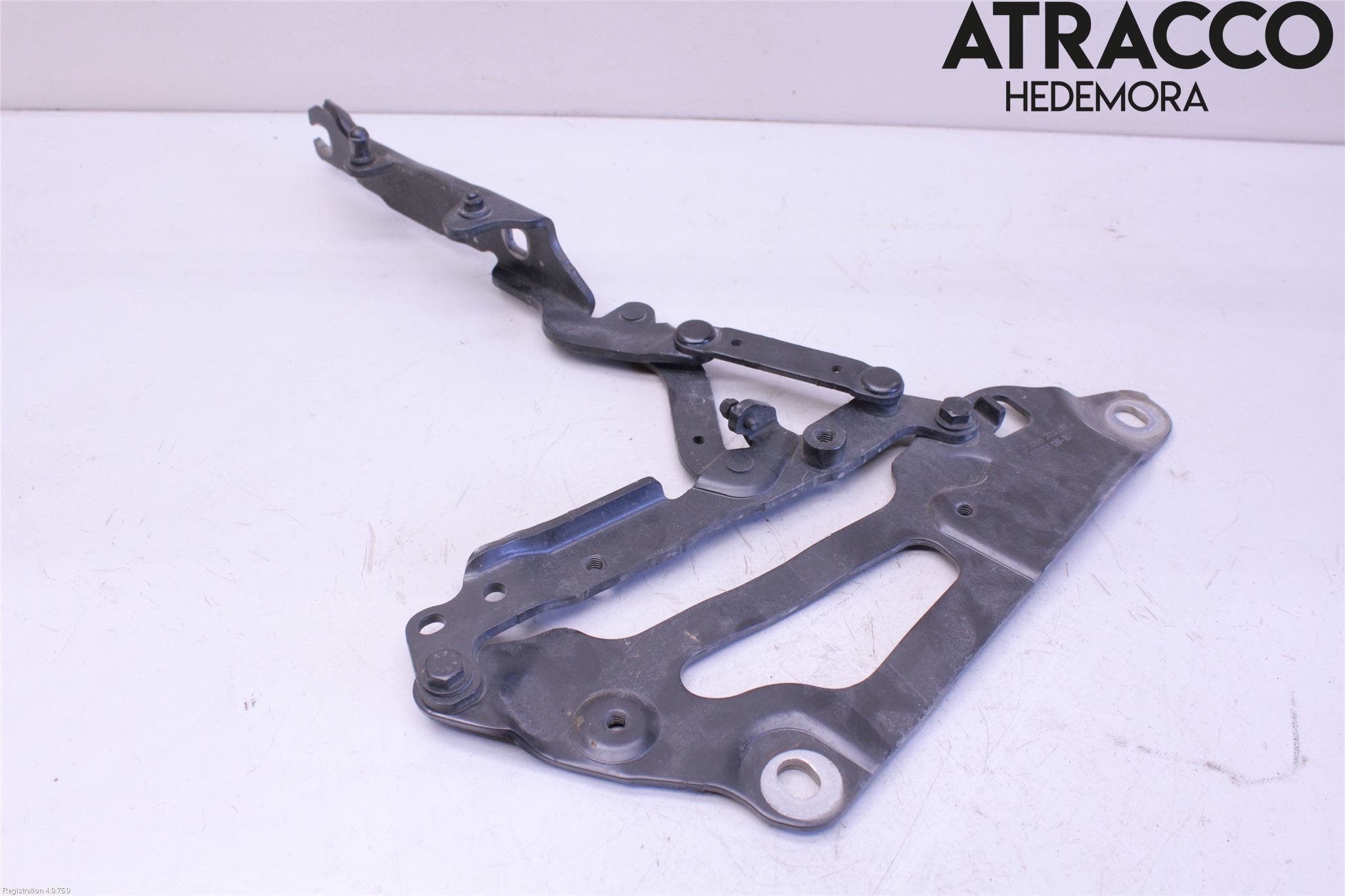 BMW 5 GT F07 09-17 Huvgångjärn