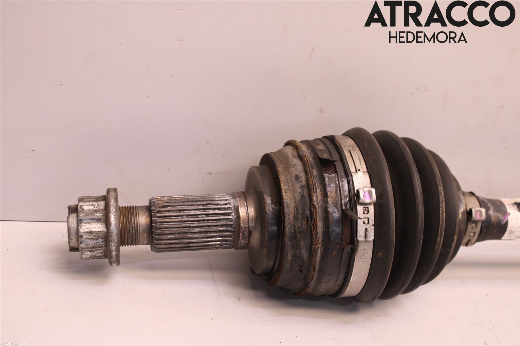 Porsche CAYENNE 03- Drivaxel Fram Höger