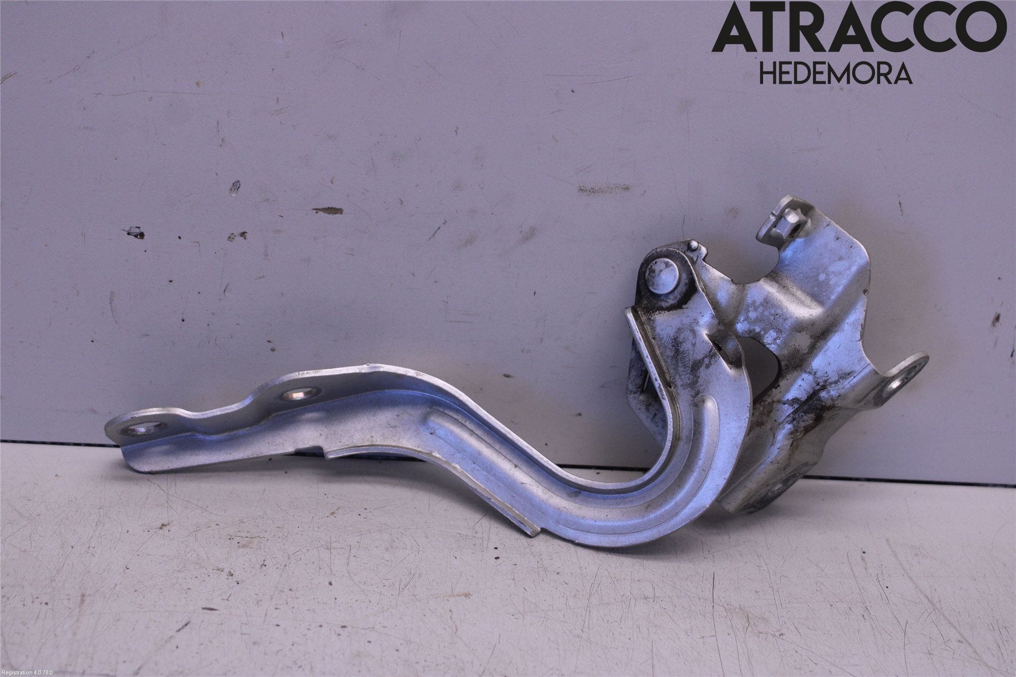 Kia PICANTO 12-17 Huvgångjärn