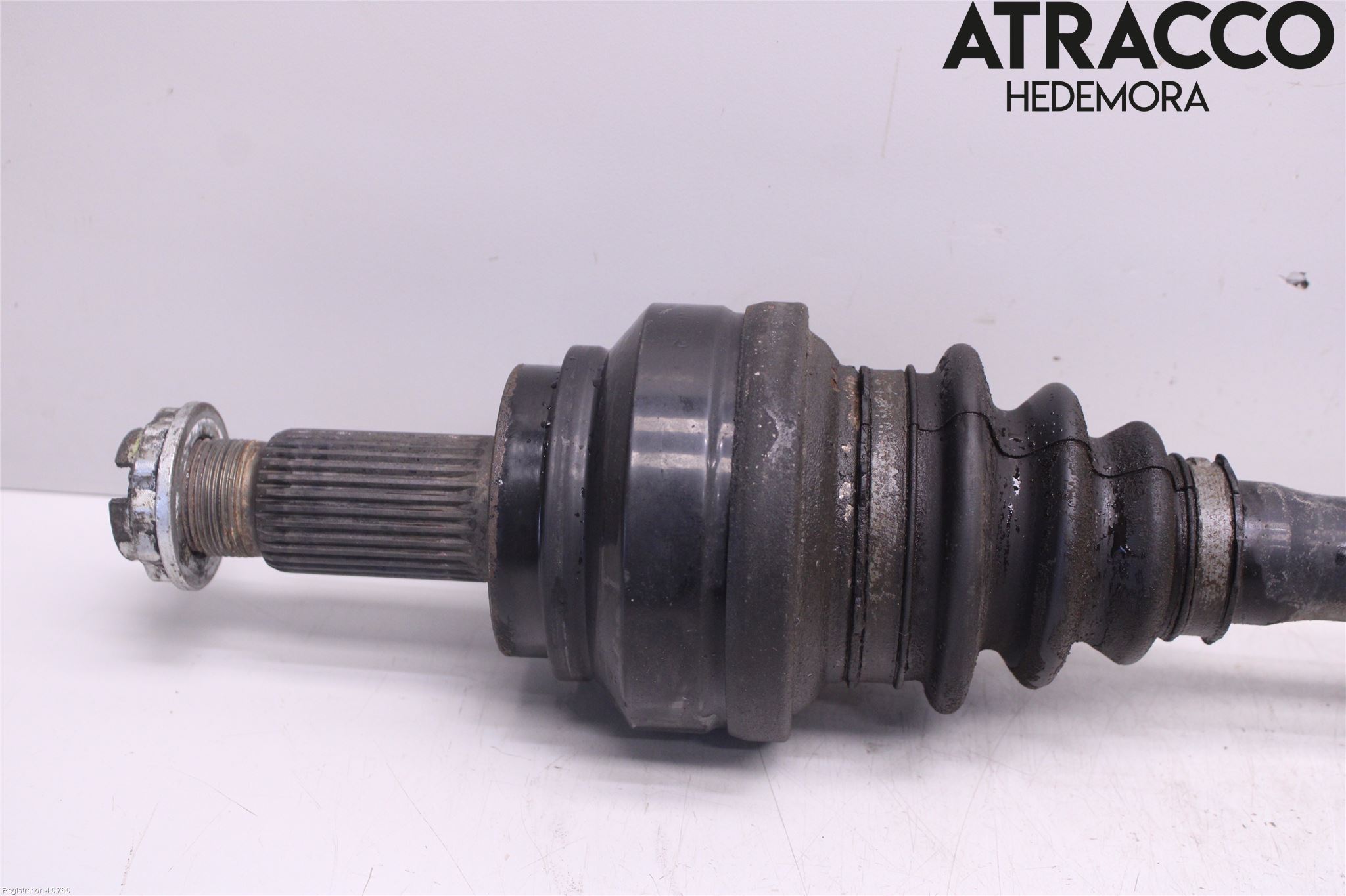 BMW 5 F10/F11/F18 09-17 Drivaxel Bak Höger