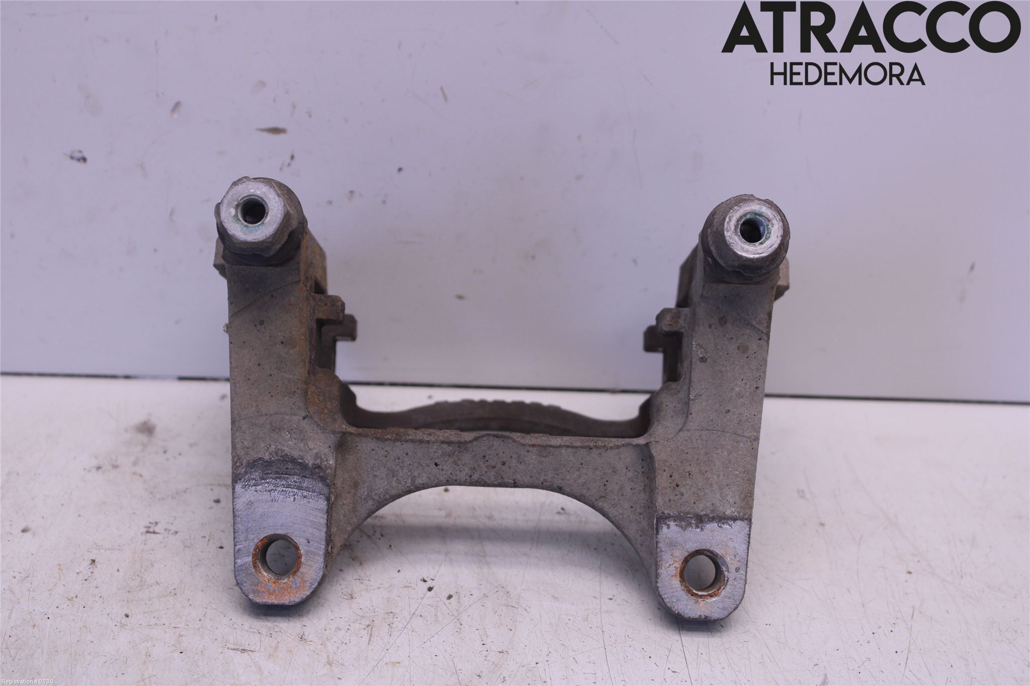 Opel INSIGNIA 17- Bromsokshållare