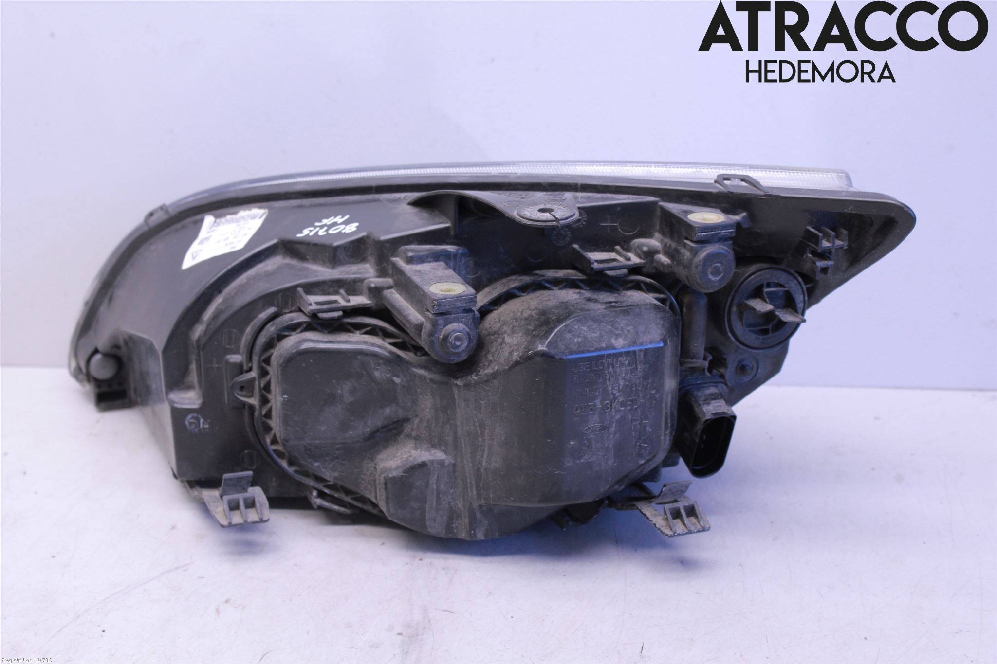 Ford FOCUS     04-07 Strålkastare Höger