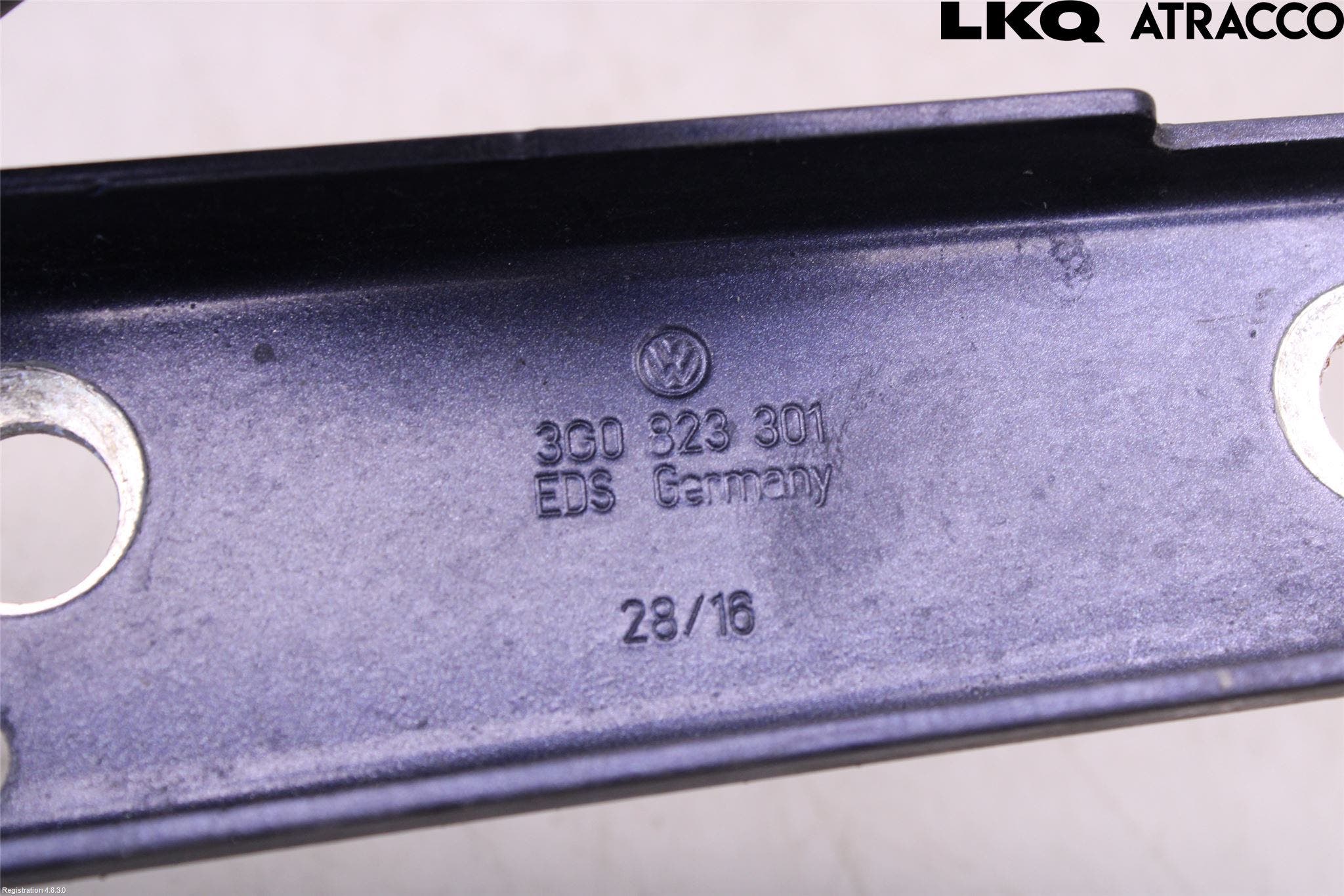 Volkswagen VW PASSAT 15-19 Huvgångjärn