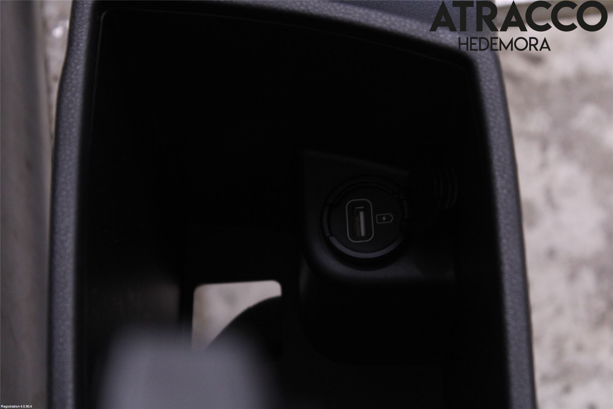 Kia NIRO (DE) 17-22 Instrumentkonsoll Mitt