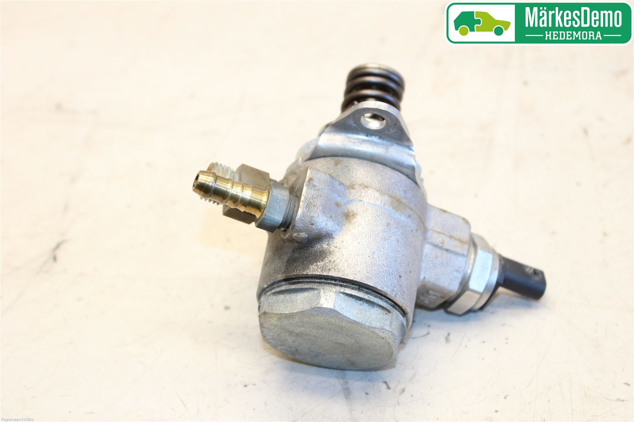 Volkswagen VW JETTA VI 11- Bränslepump Mek