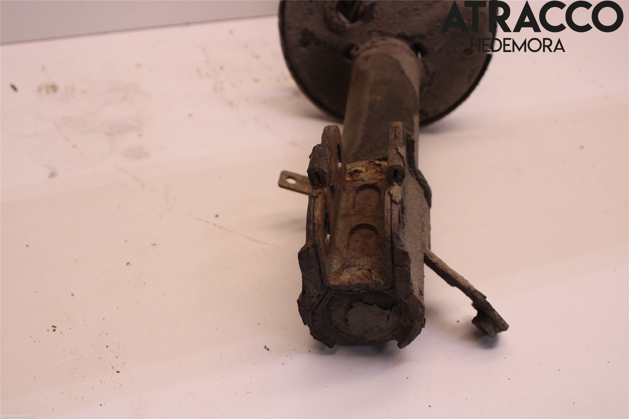 Toyota COROLLA 98-01 Fjäderben Fram Höger