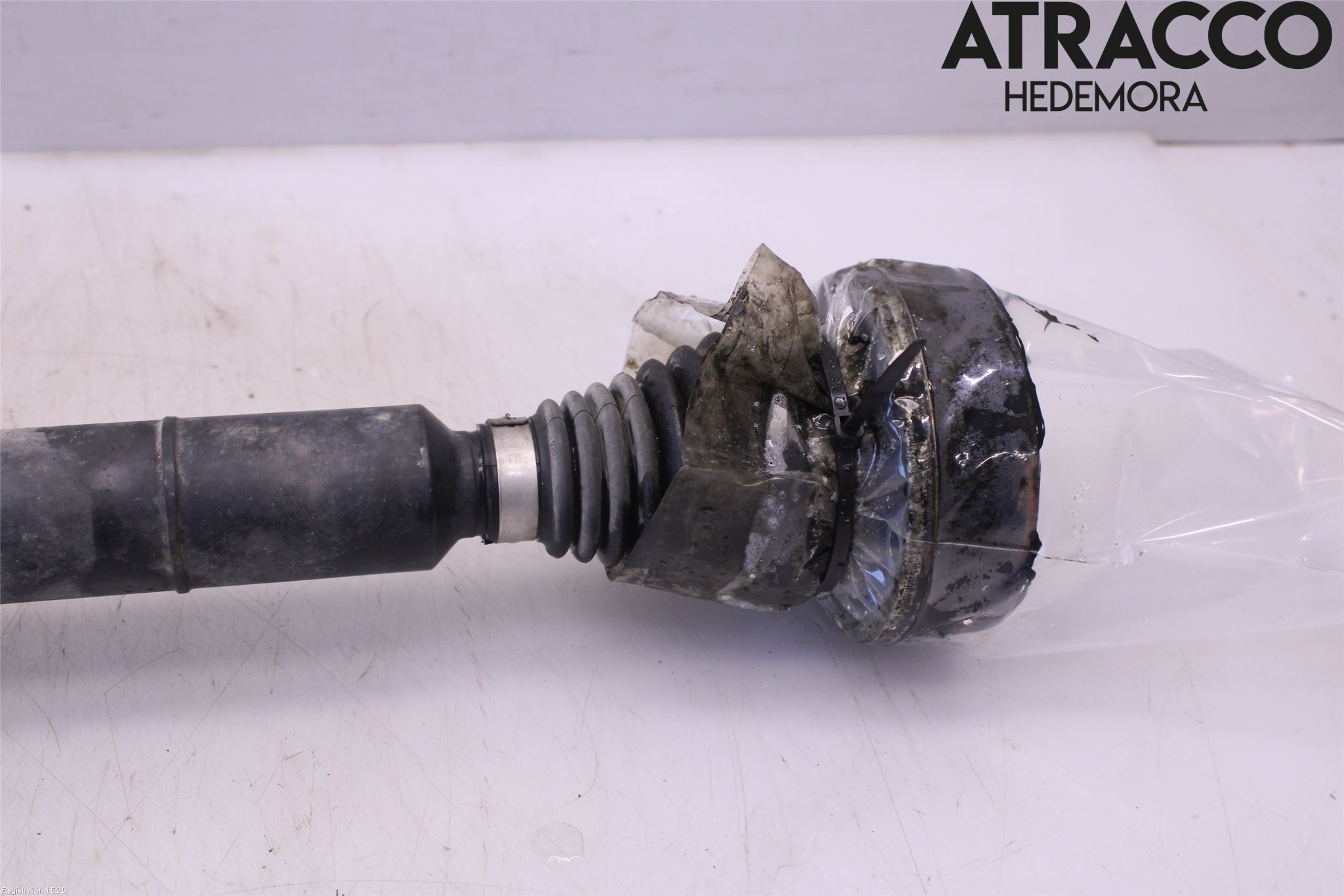 Volkswagen VW CADDY 16-20 Drivaxel Fram Höger