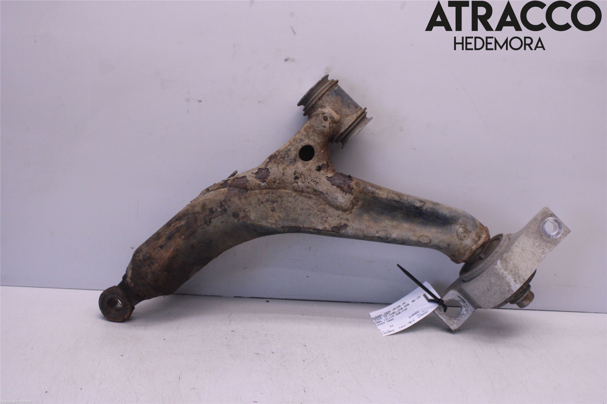 Lexus IS 220d/250/350 06-13 Bärarm Fram Undre Hö