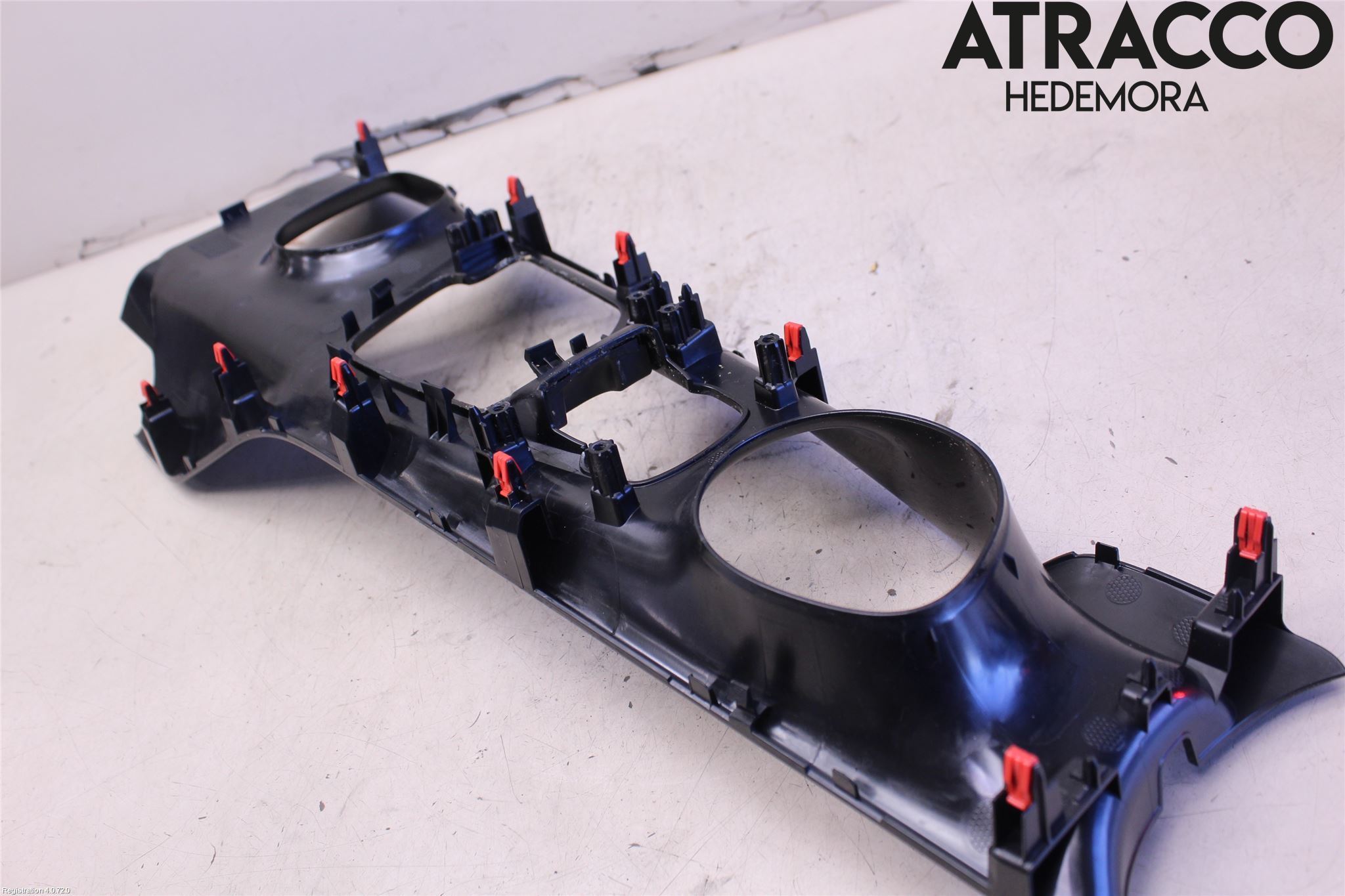 Toyota C-HR 16-23 Instrumentkonsoll Mitt