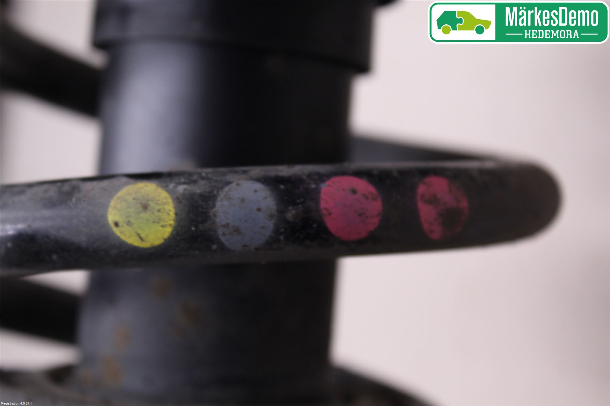 Audi Q5 09-16 Fjäderben Fram Vänster