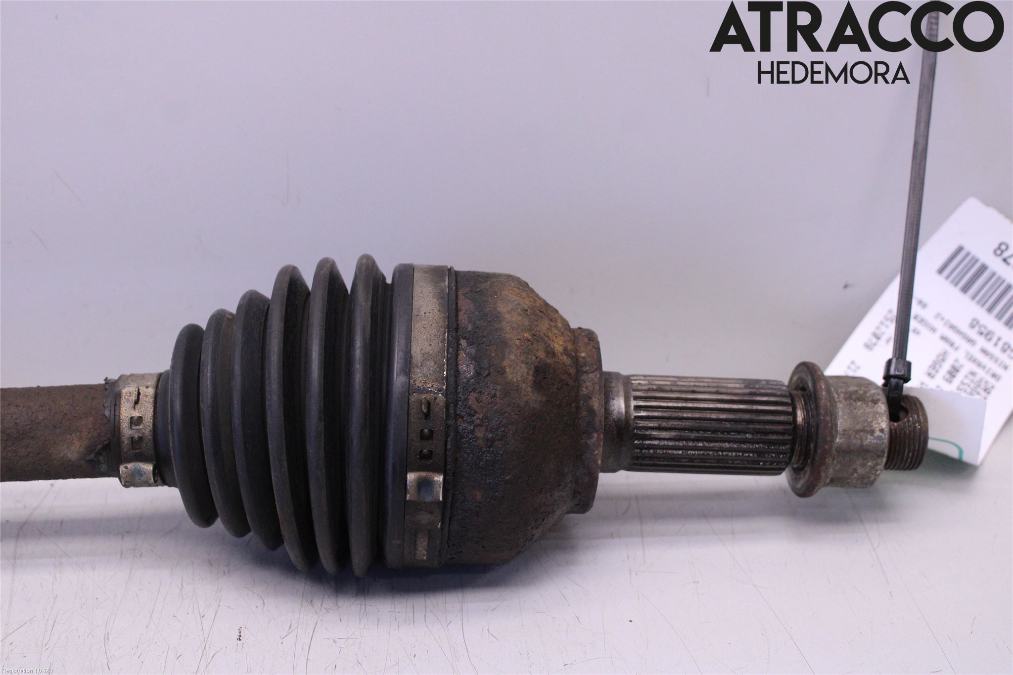 Nissan QASHQAI+2  08-10 Drivaxel Fram Höger